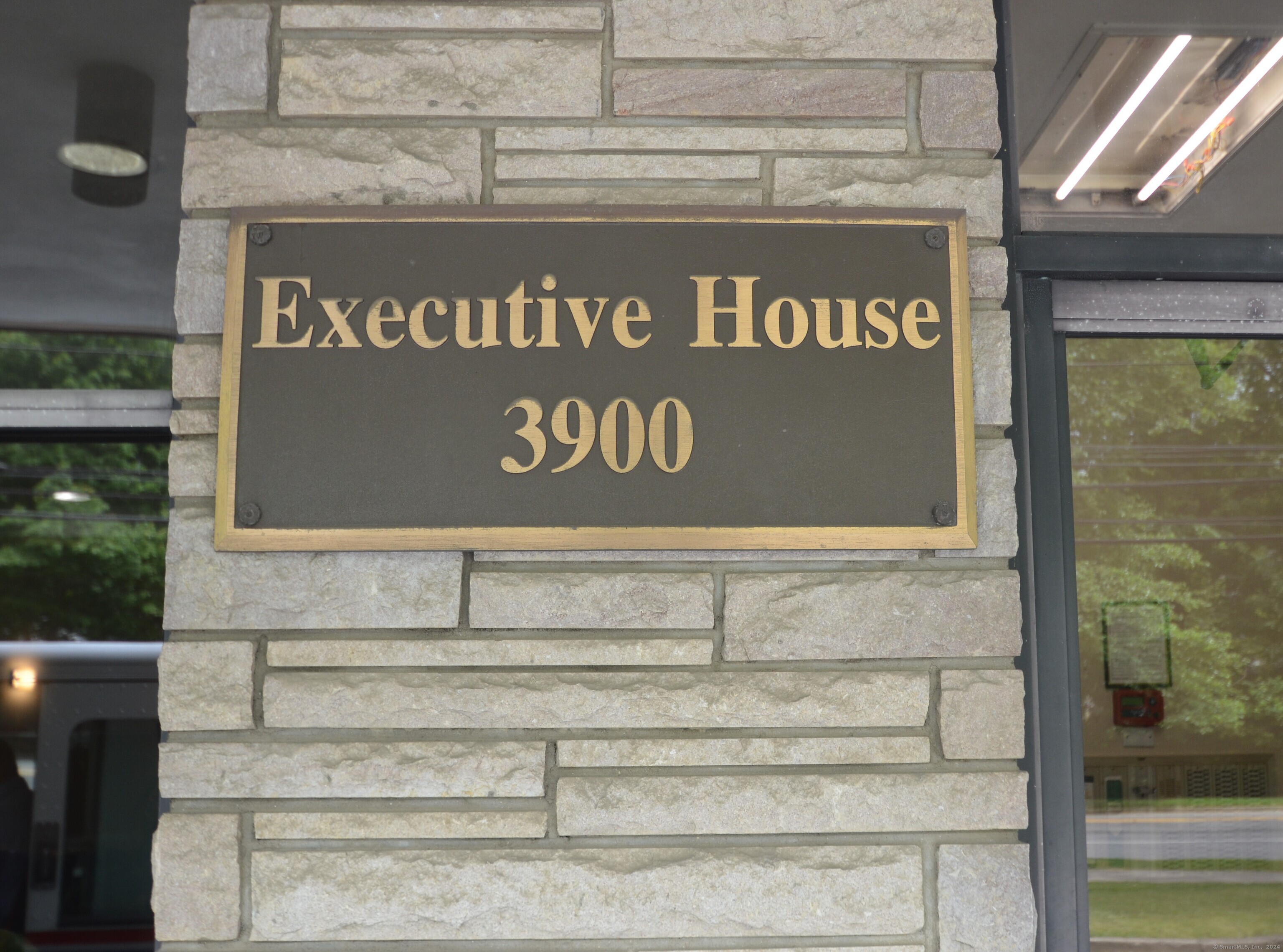 3900 Park Avenue 8M