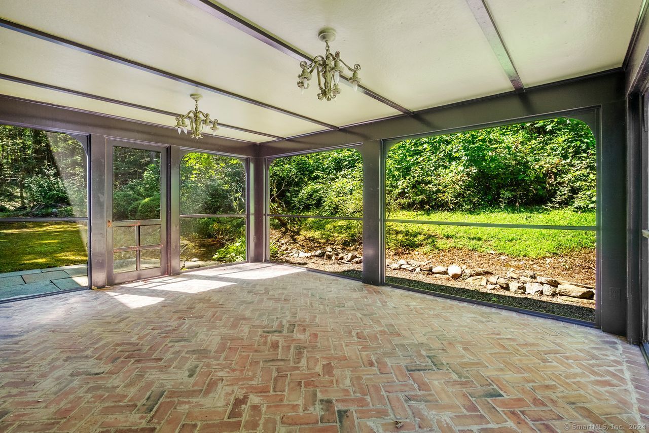 11 Roaring Brook Road