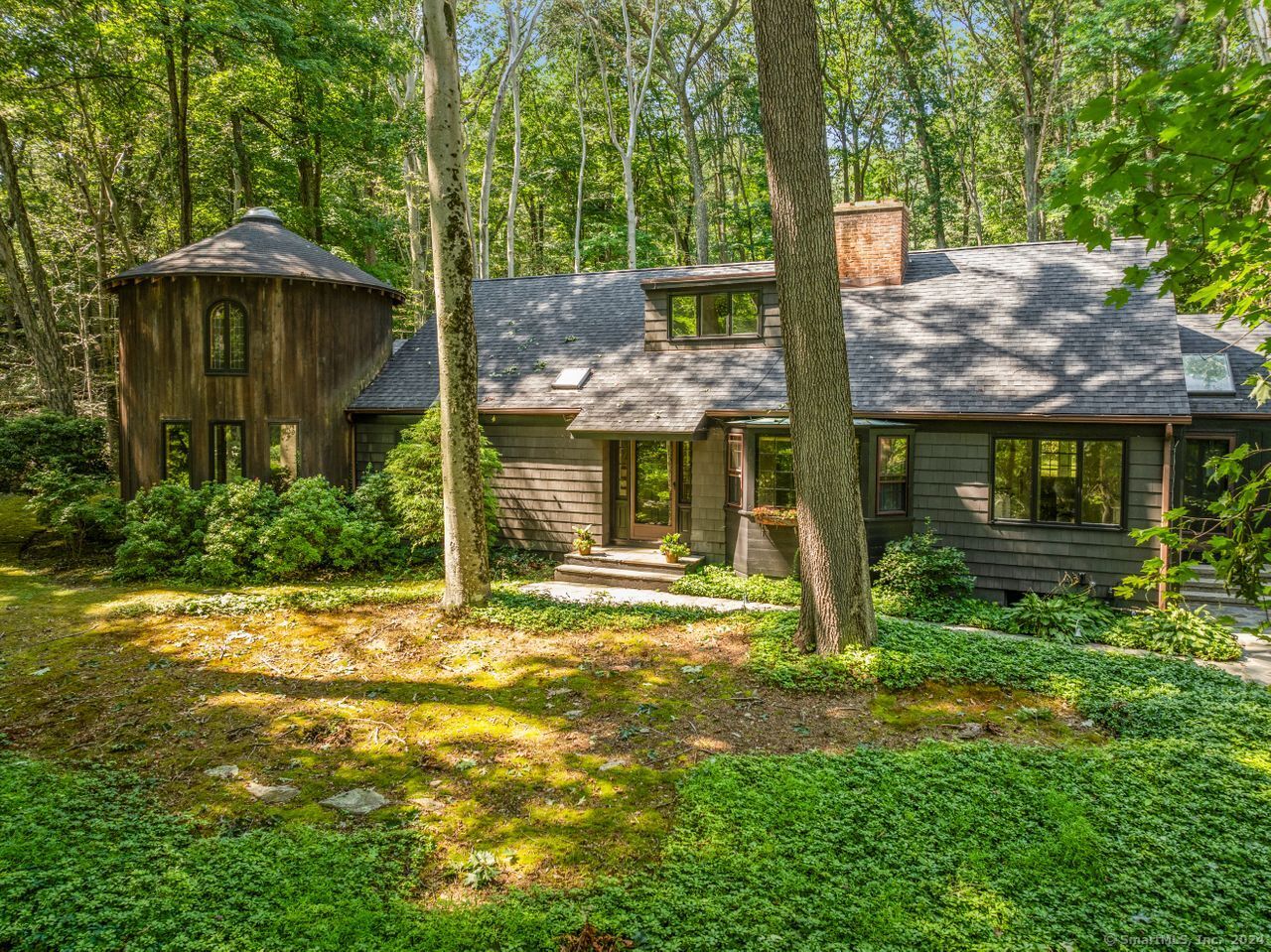 11 Roaring Brook Road