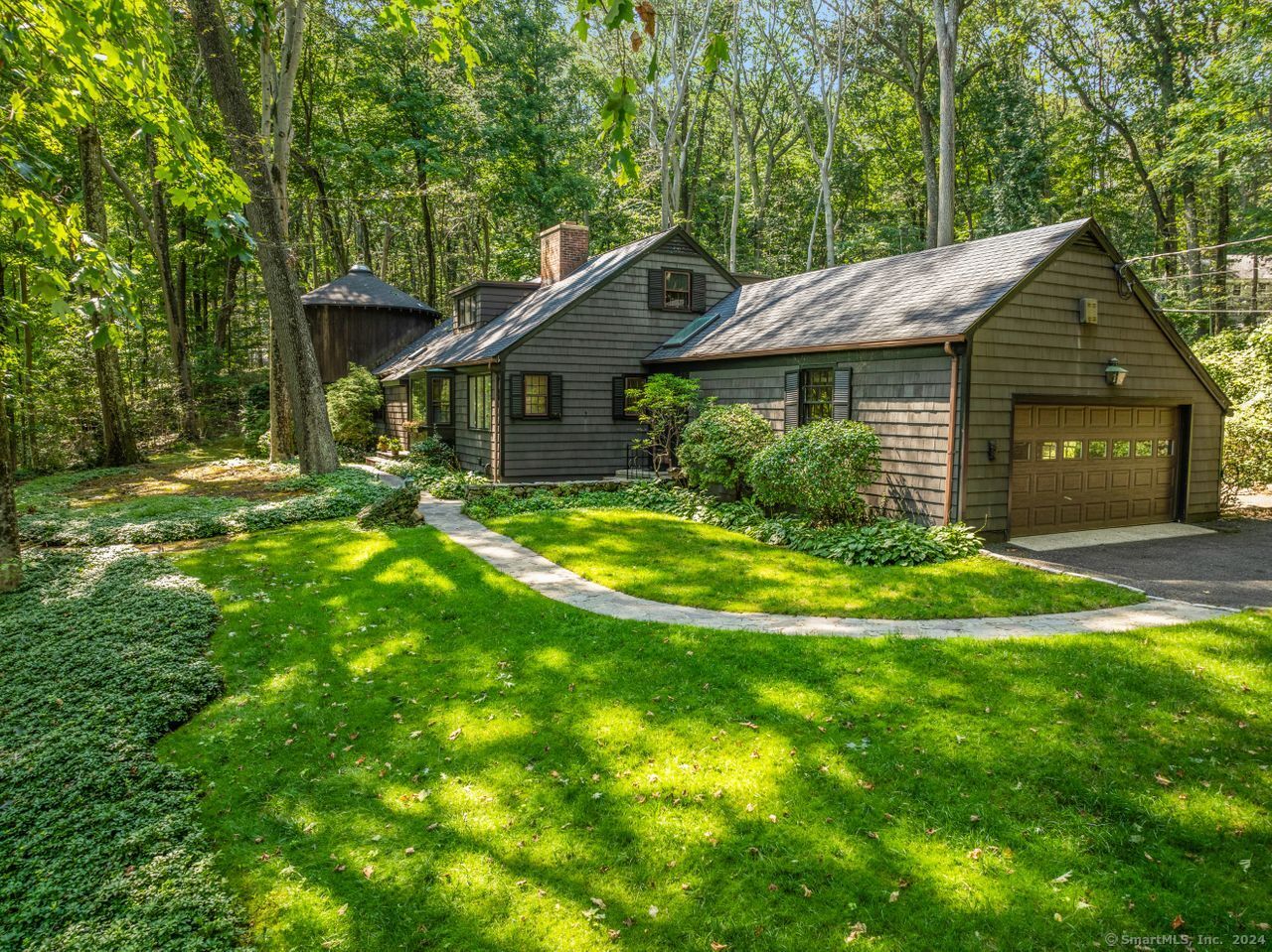 11 Roaring Brook Road