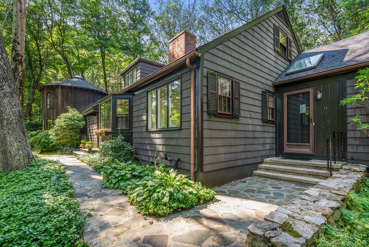 11 Roaring Brook Road