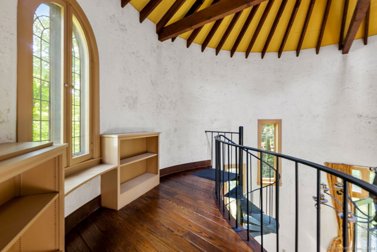 11 Roaring Brook Road