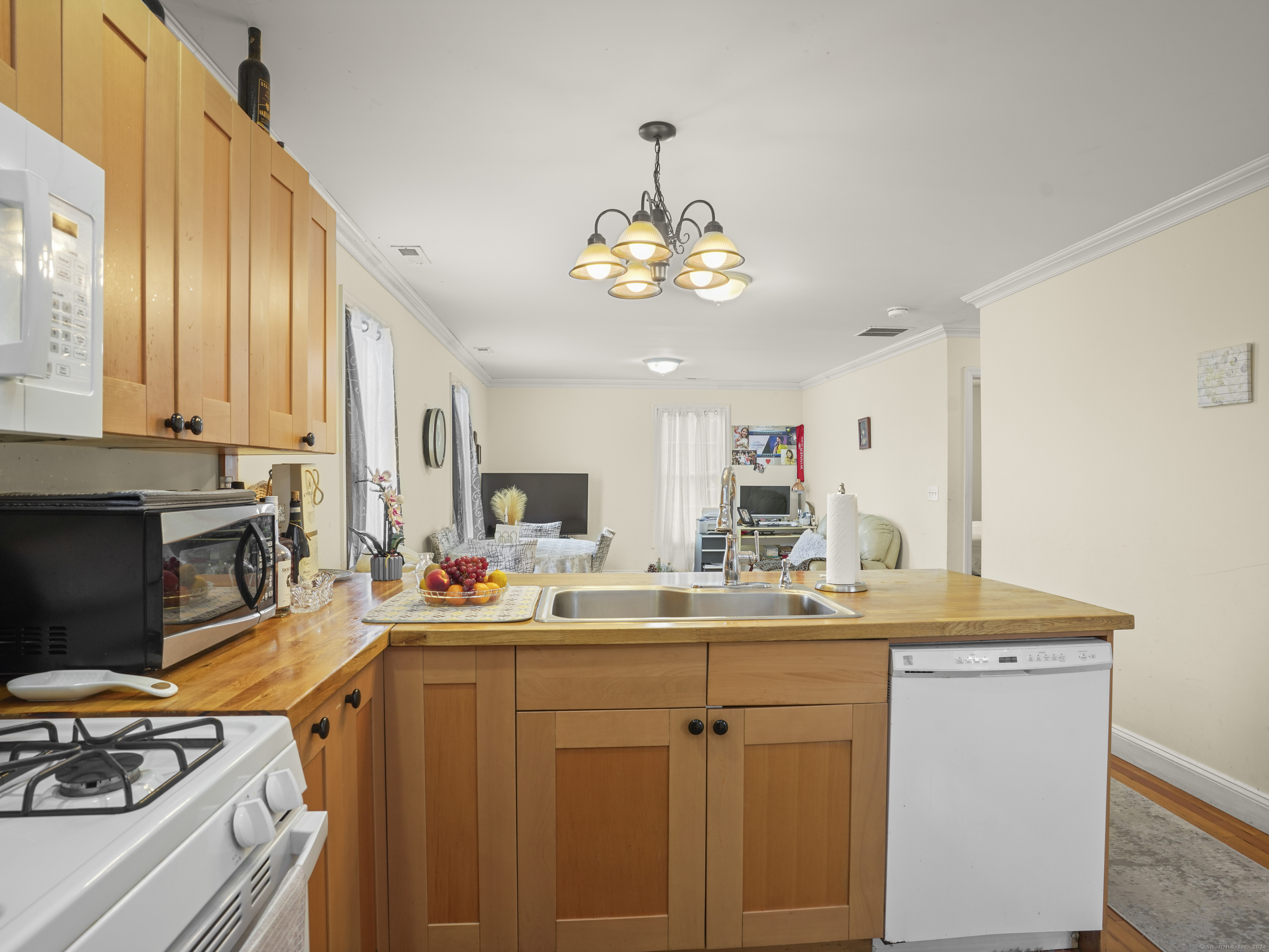1304 Stratfield Road