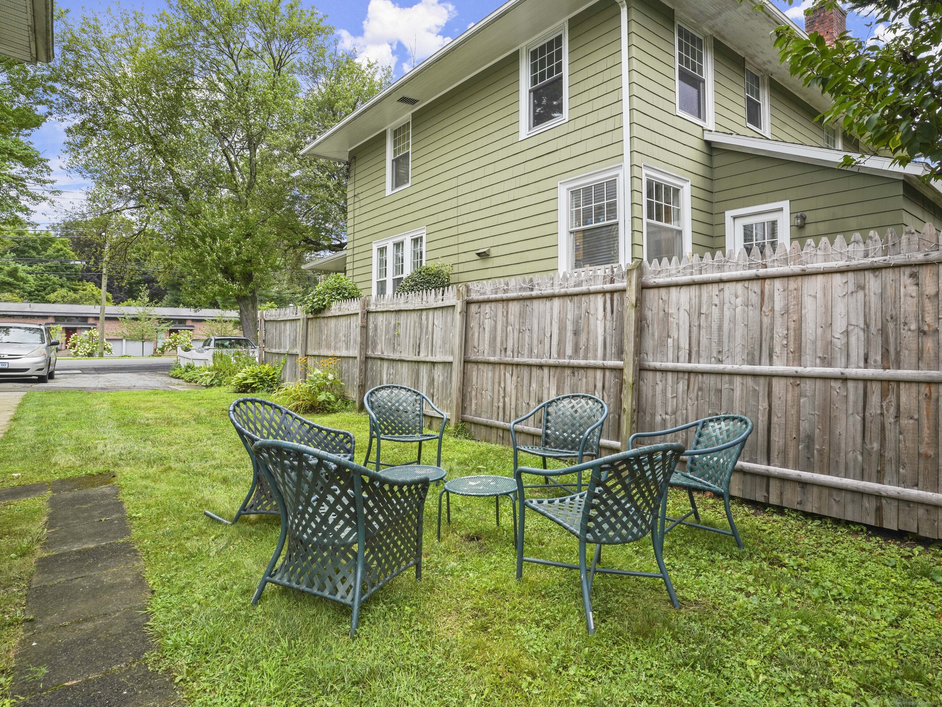 1304 Stratfield Road