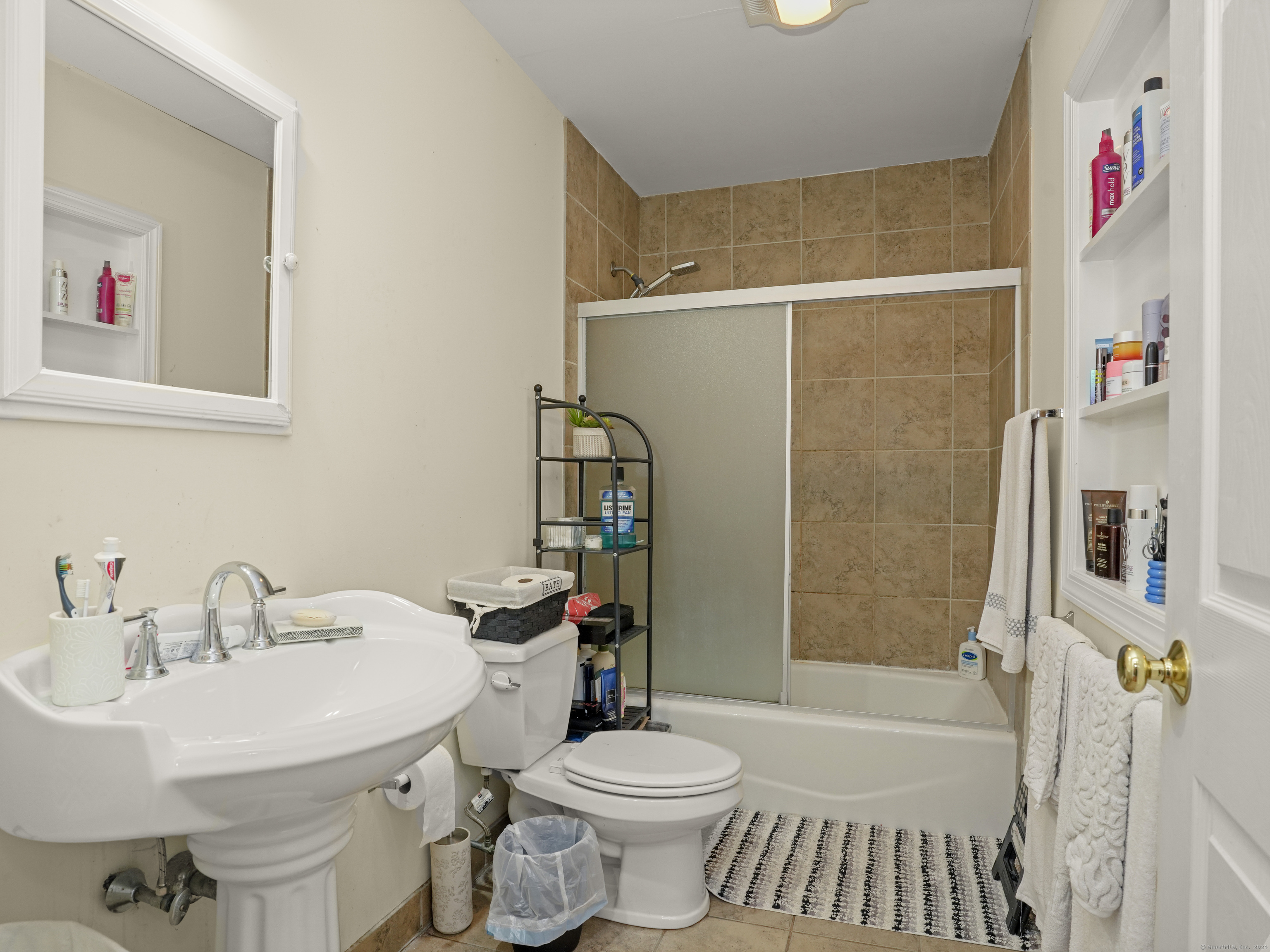 1304 Stratfield Road