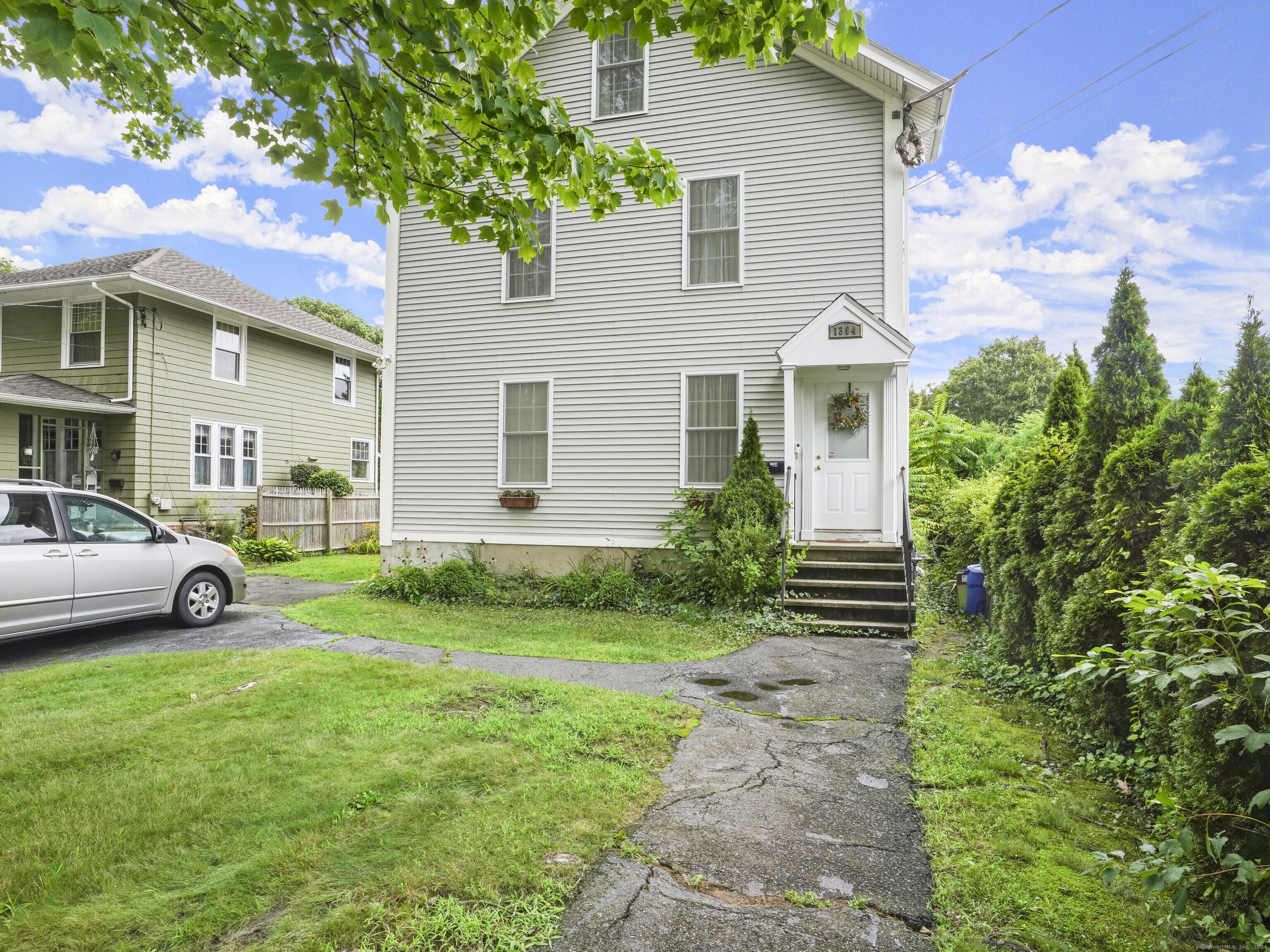 1304 Stratfield Road