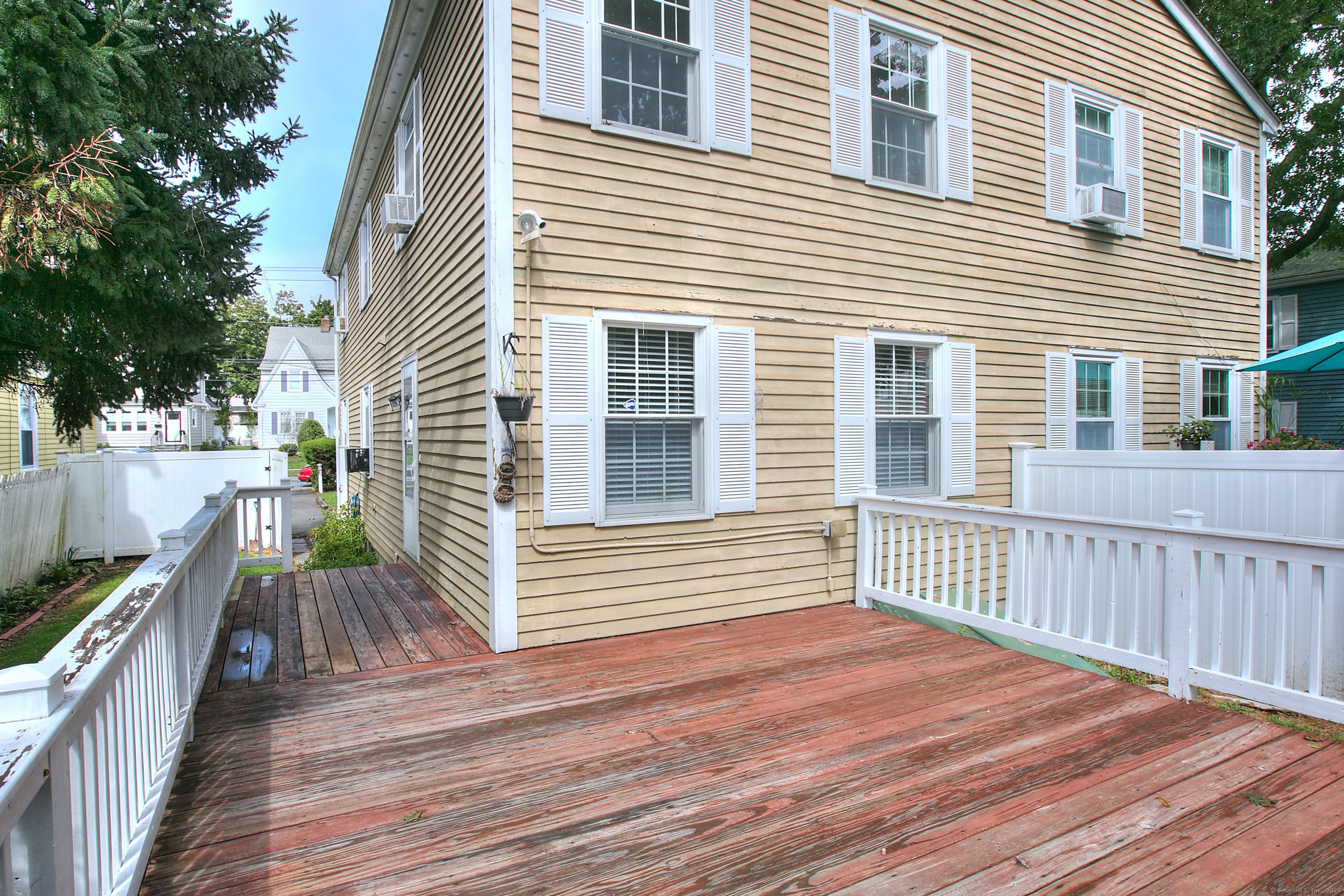 400 Grovers Avenue