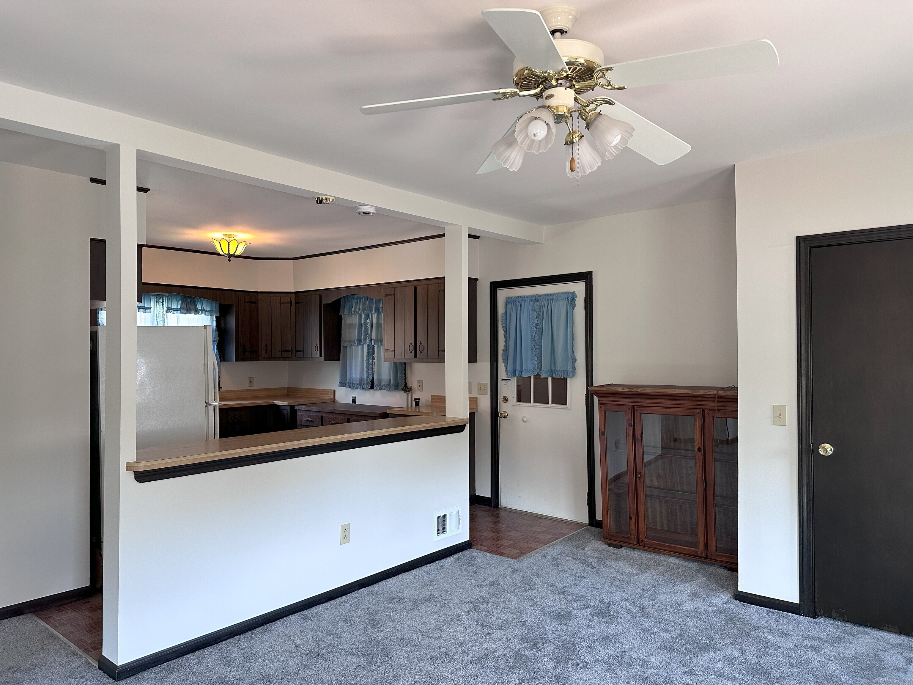 181 Seymour Avenue Unit 2