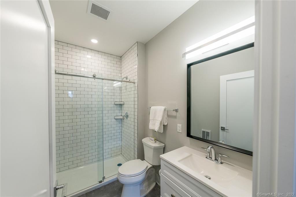 783 Kings Highway East 206