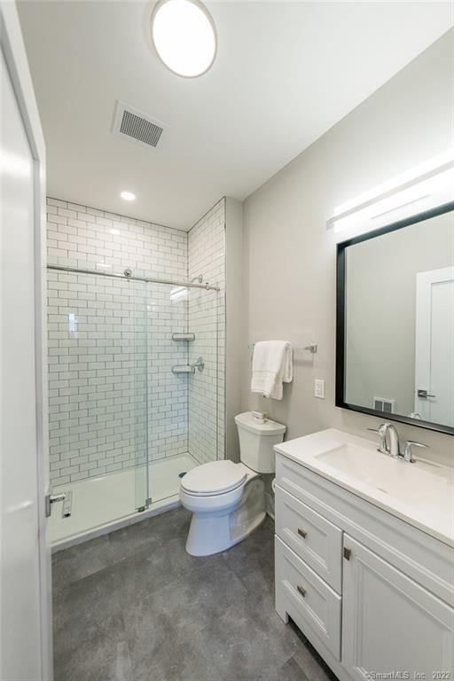 783 Kings Highway East 206