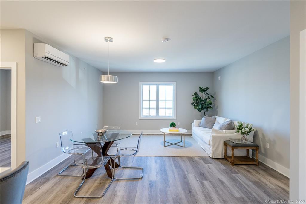 783 Kings Highway East 206