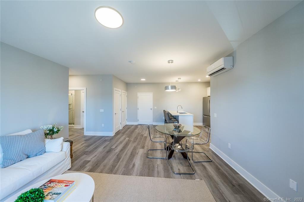 783 Kings Highway East 206