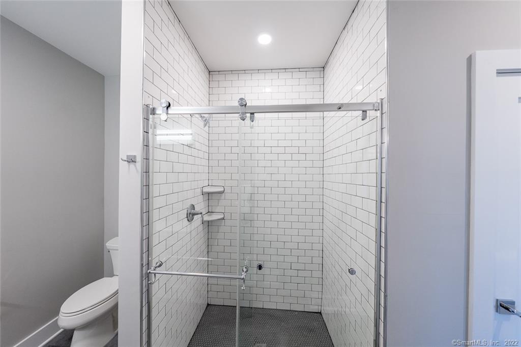 783 Kings Highway East 206
