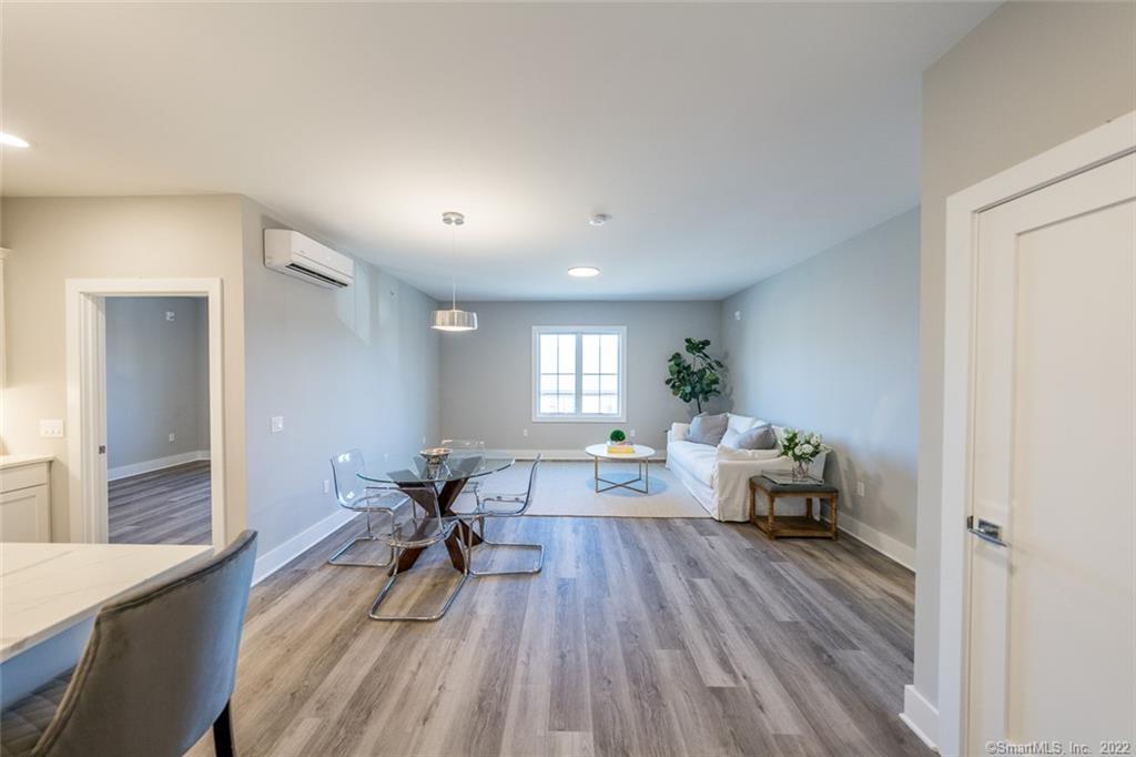 783 Kings Highway East 206