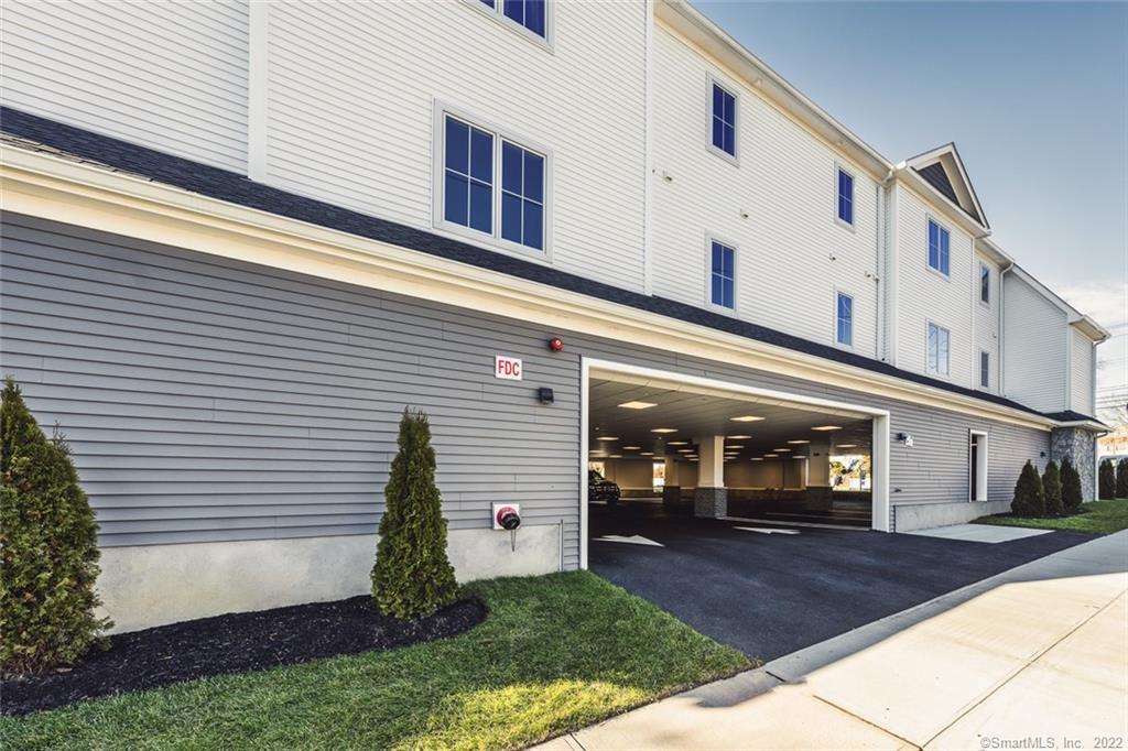 783 Kings Highway East 206