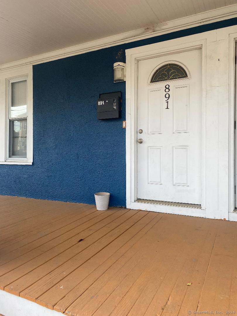 891 Hancock Avenue 2nd floor