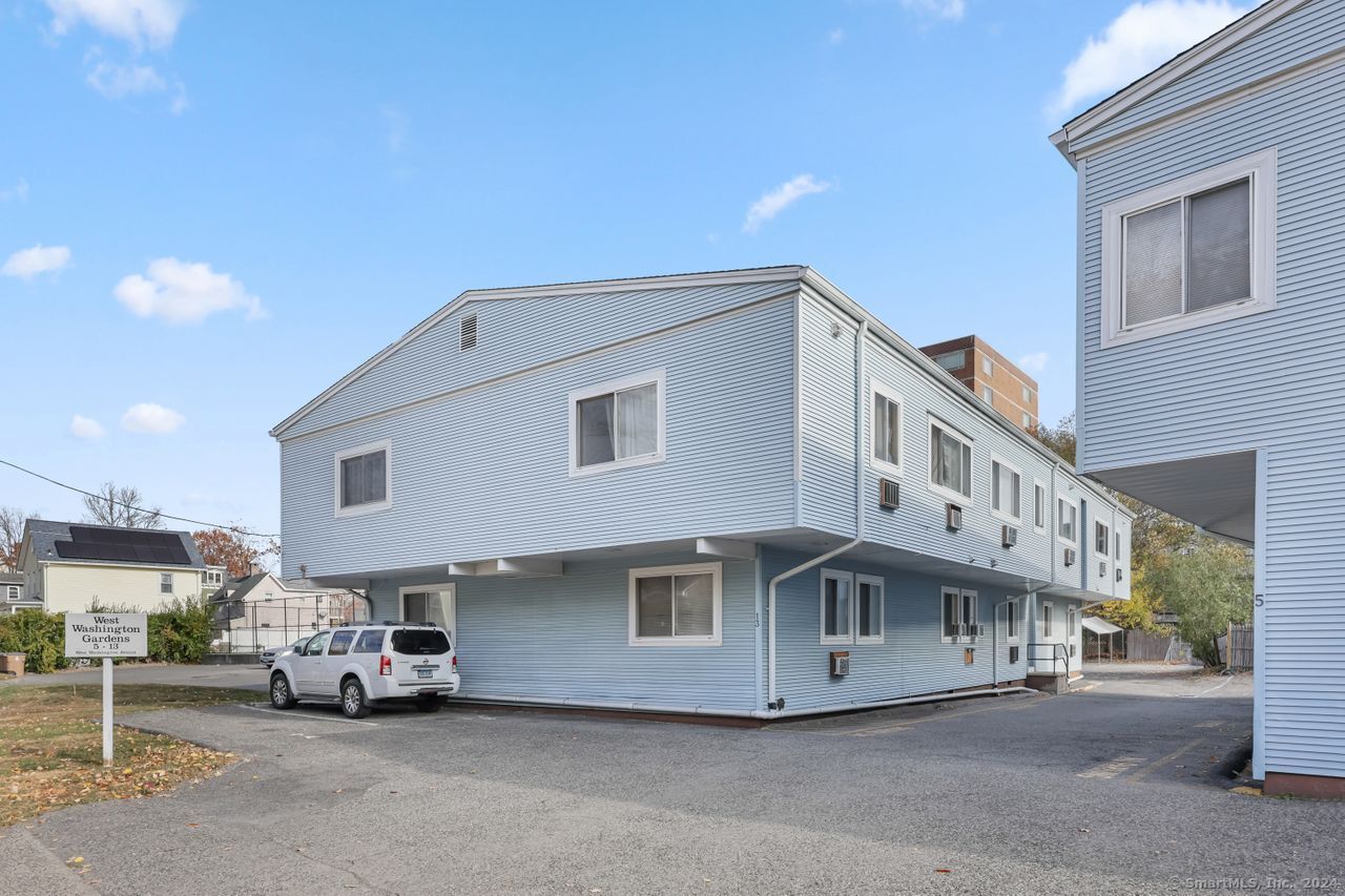 13 West Washington Avenue Unit: APT 15