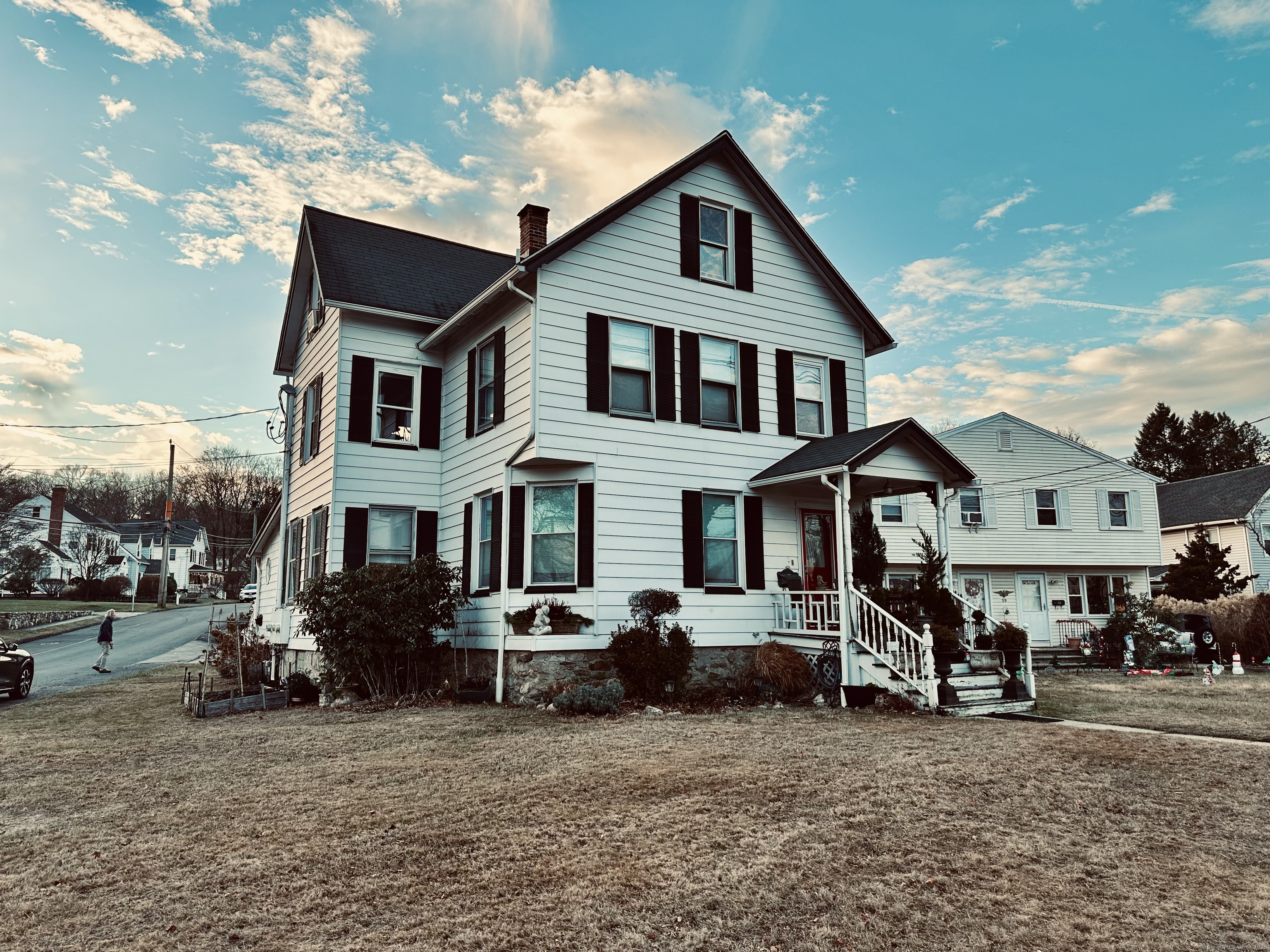 57 Silvermine Avenue Unit: 1st Floor