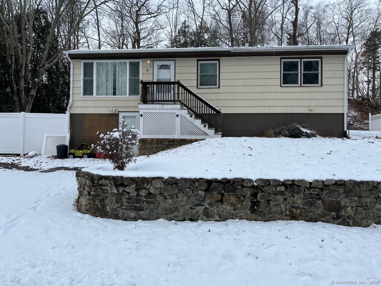 7 Donna Avenue