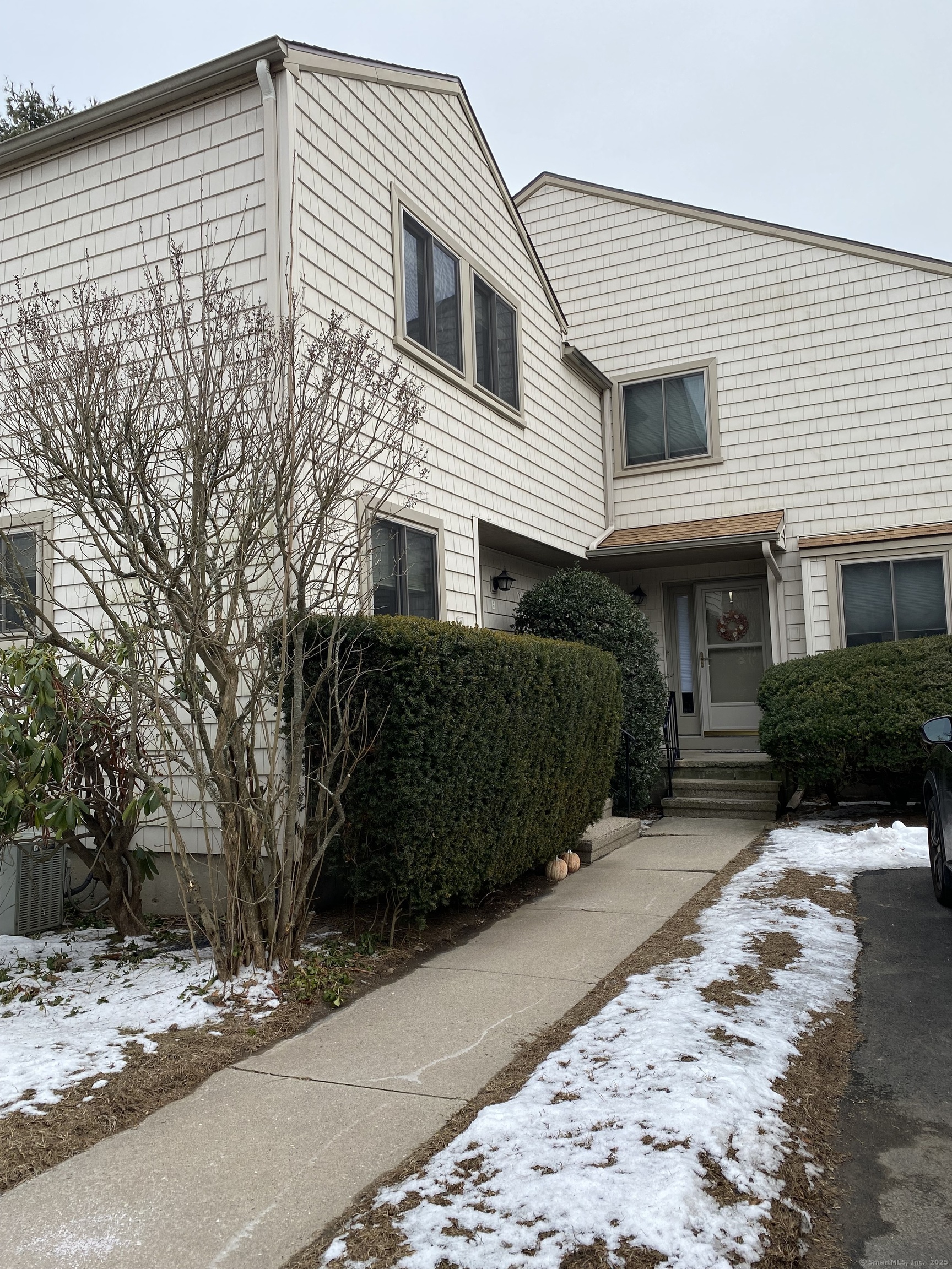113 Fiddler Green Road Unit: B