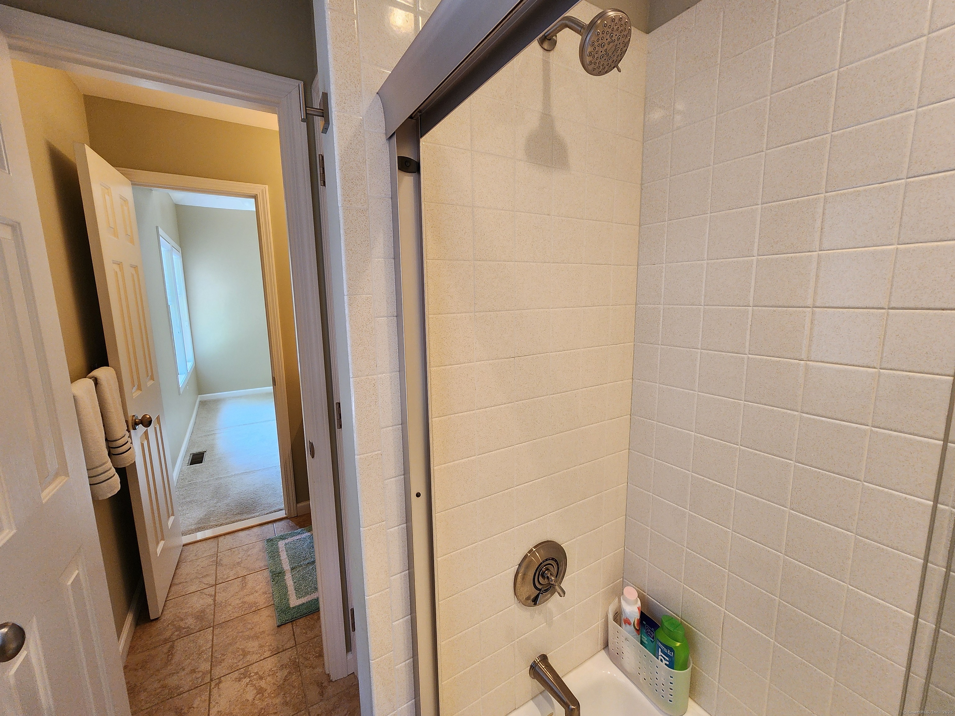 320 Strawberry Hill Avenue APT 15