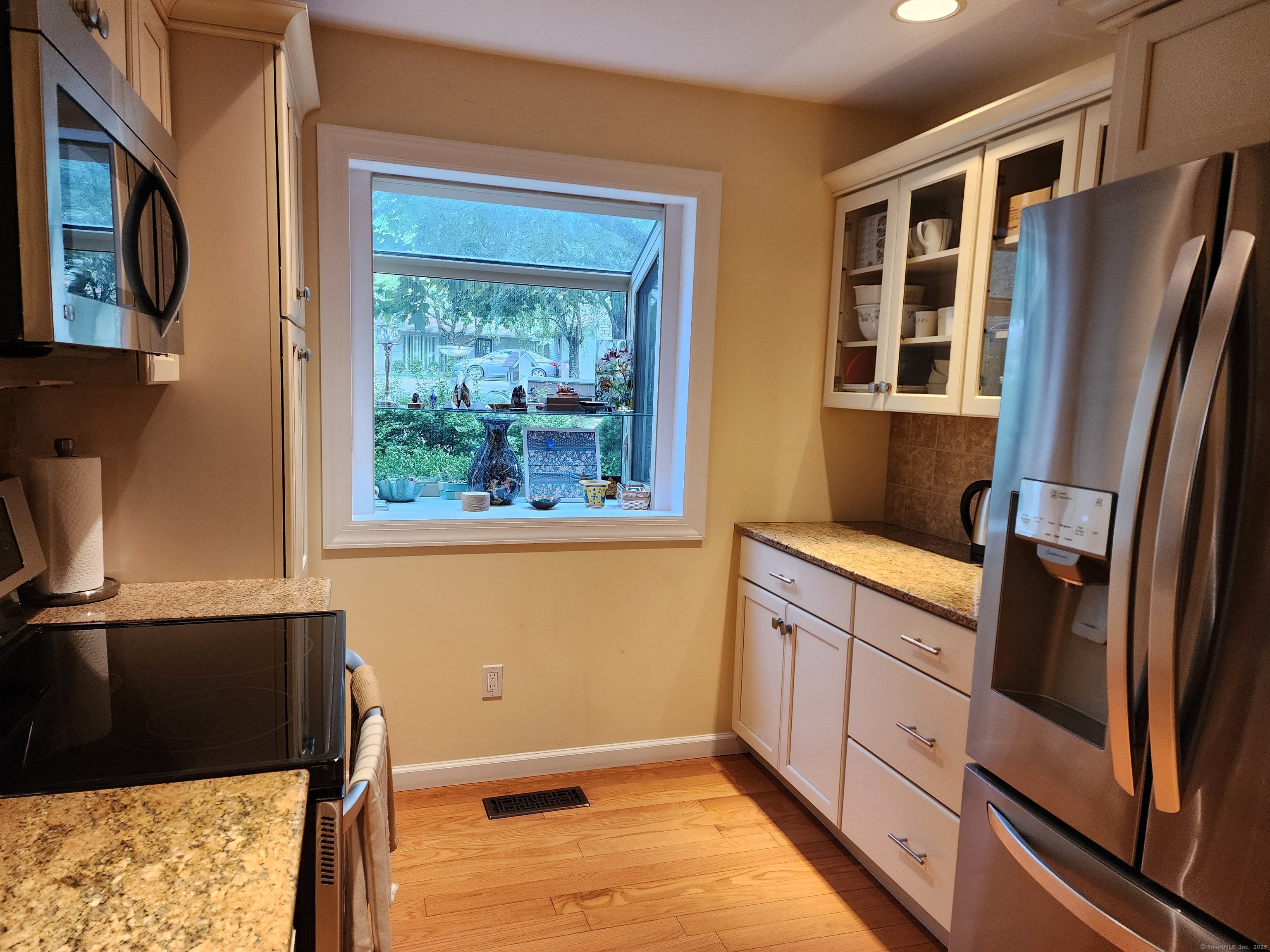 320 Strawberry Hill Avenue APT 15