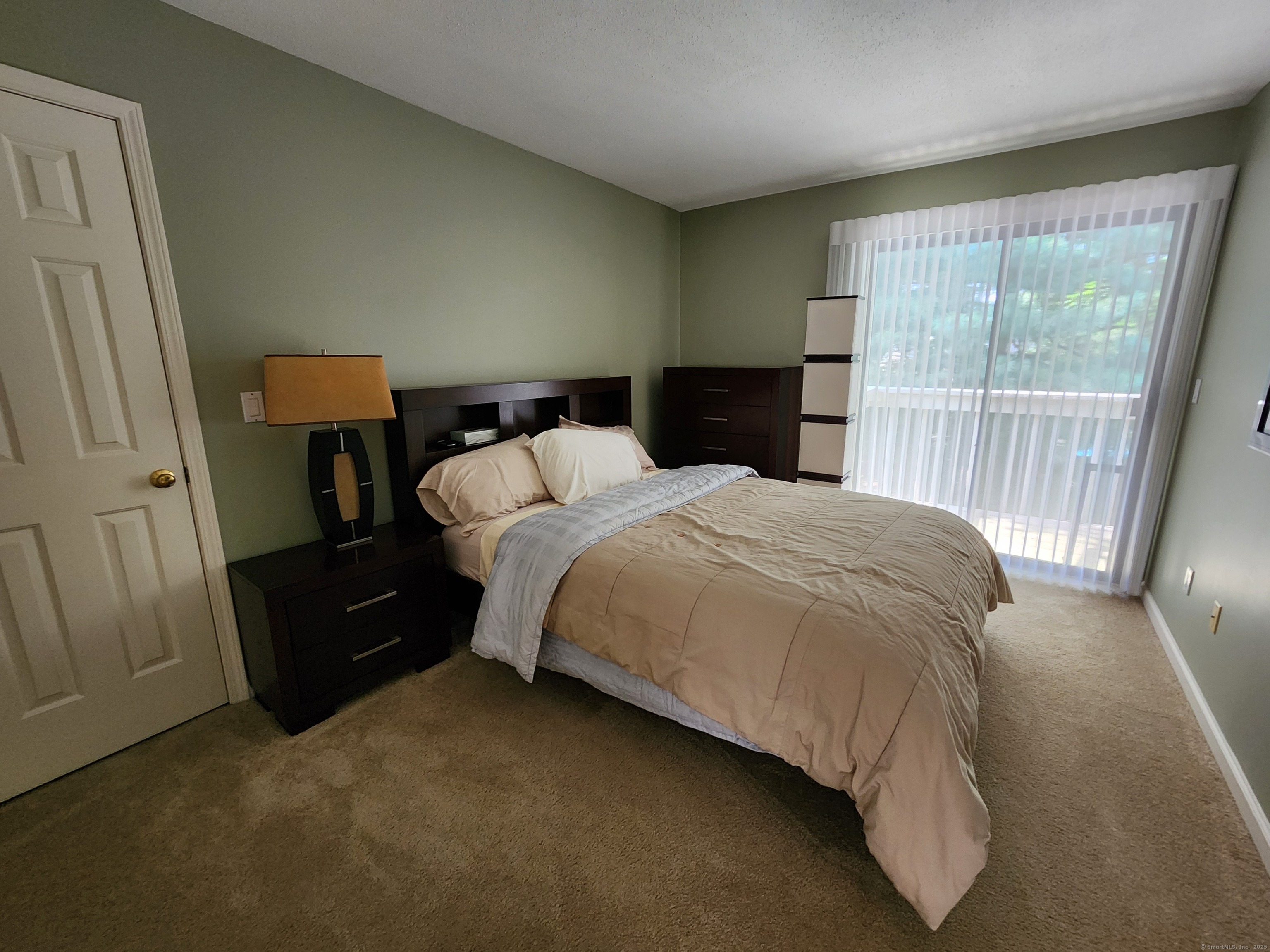 320 Strawberry Hill Avenue APT 15