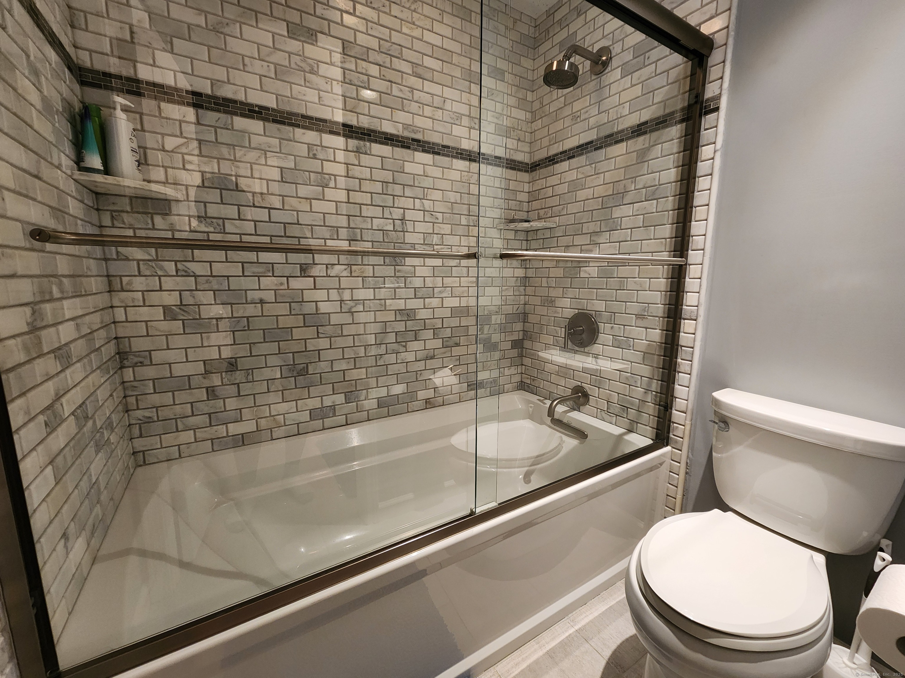 320 Strawberry Hill Avenue APT 15