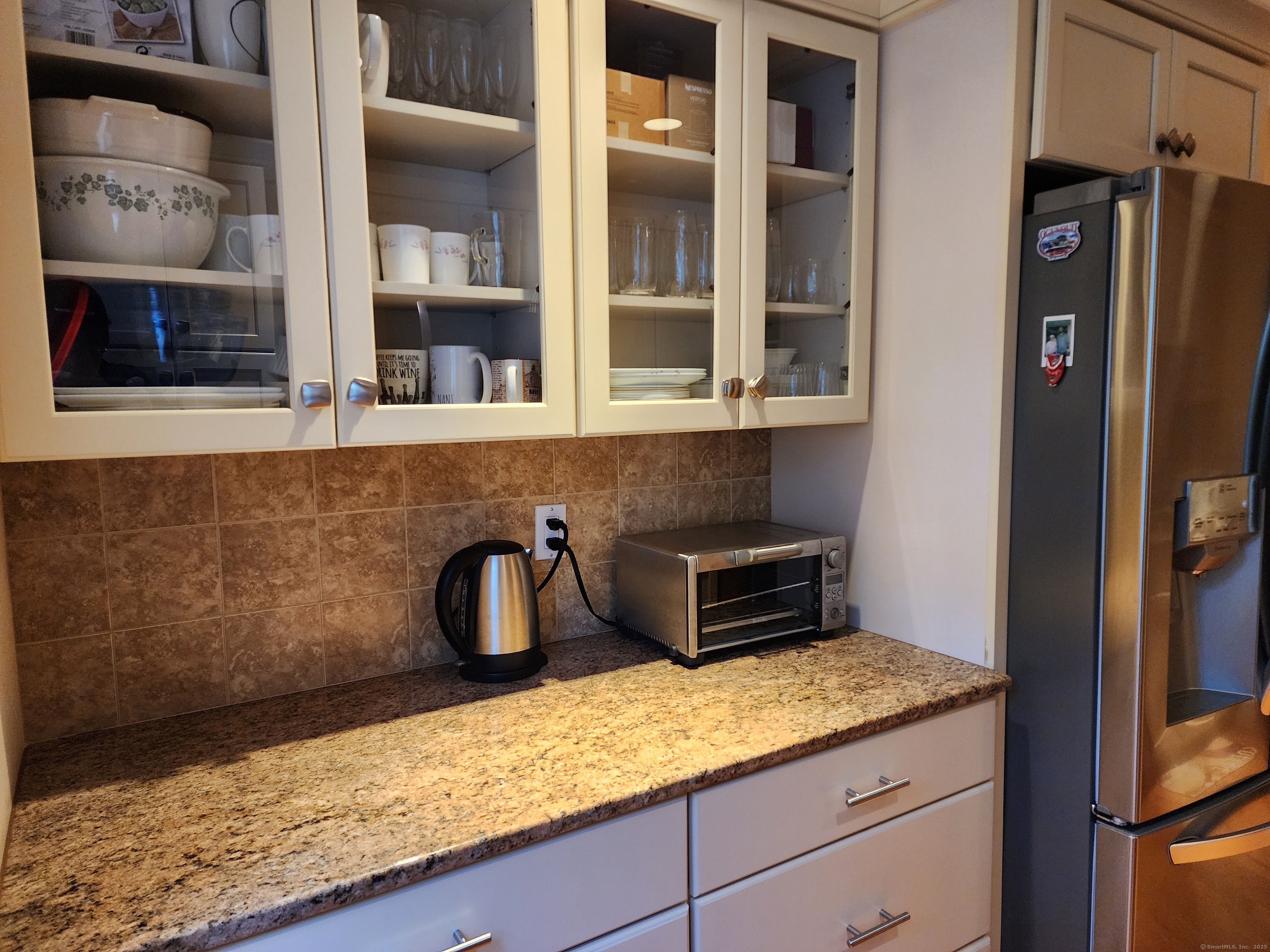 320 Strawberry Hill Avenue APT 15