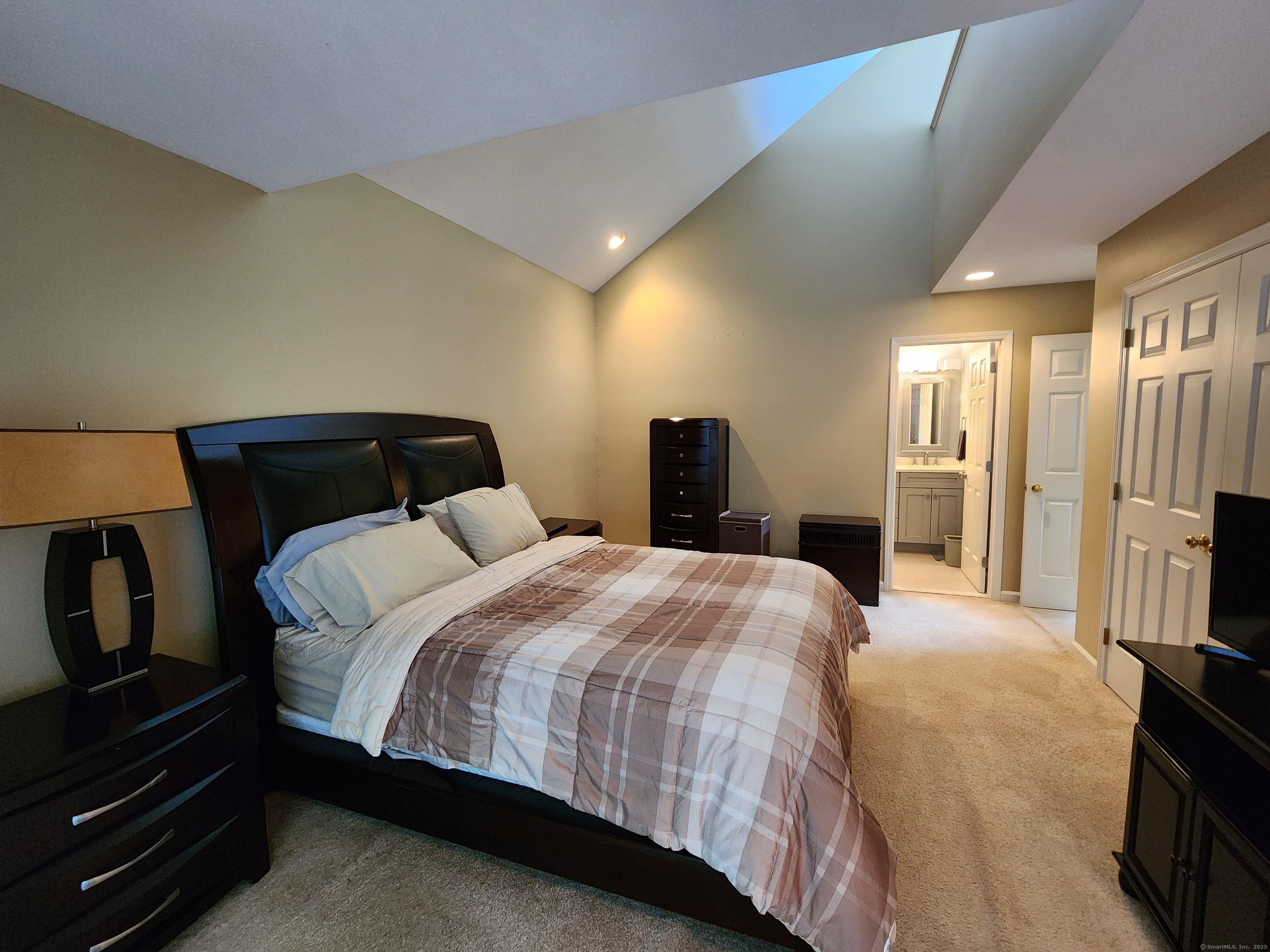 320 Strawberry Hill Avenue APT 15