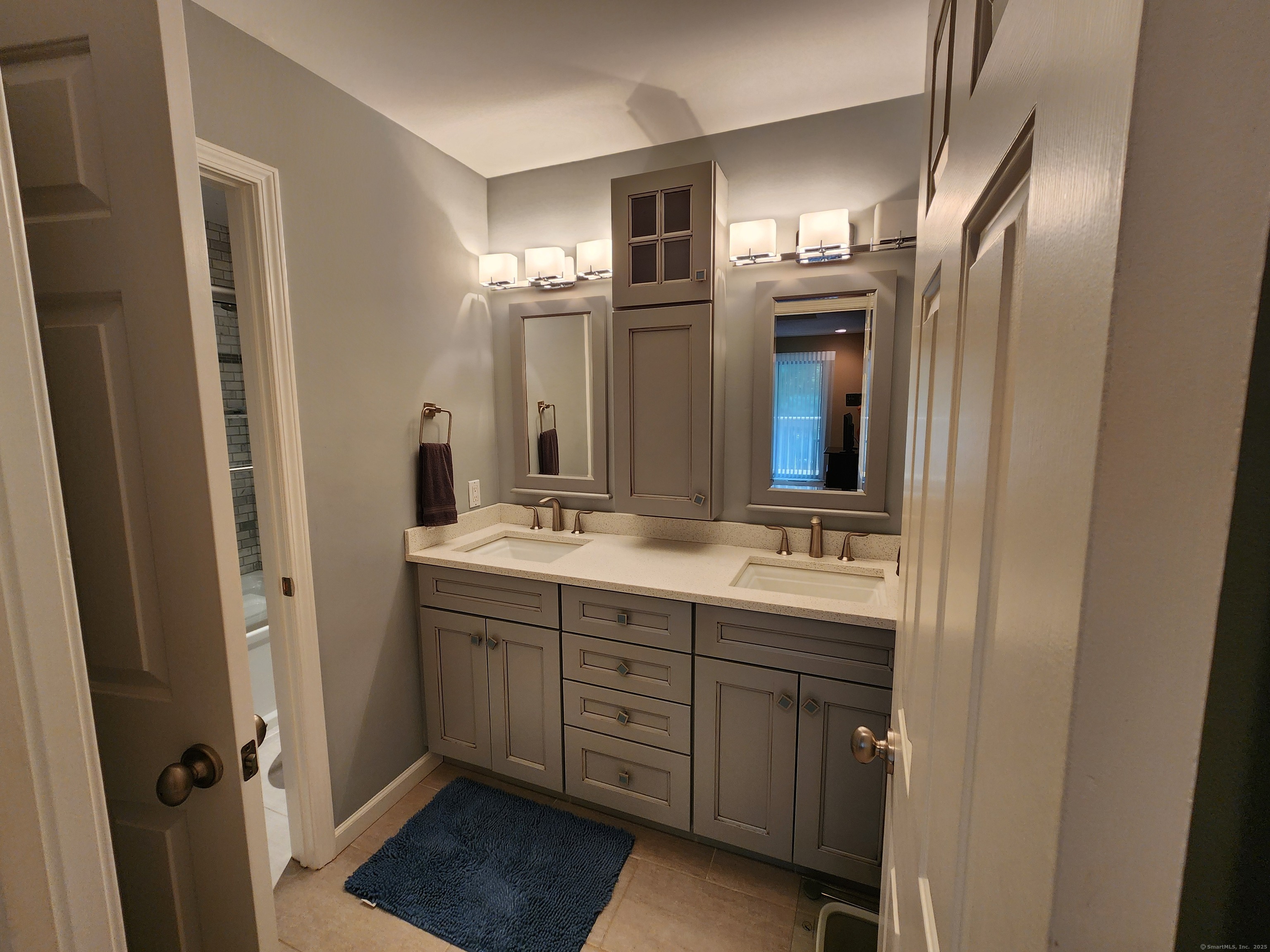 320 Strawberry Hill Avenue APT 15