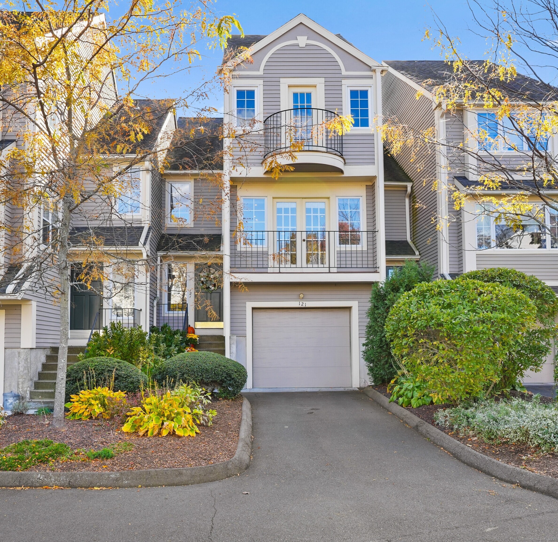 121 Paugusett Circle