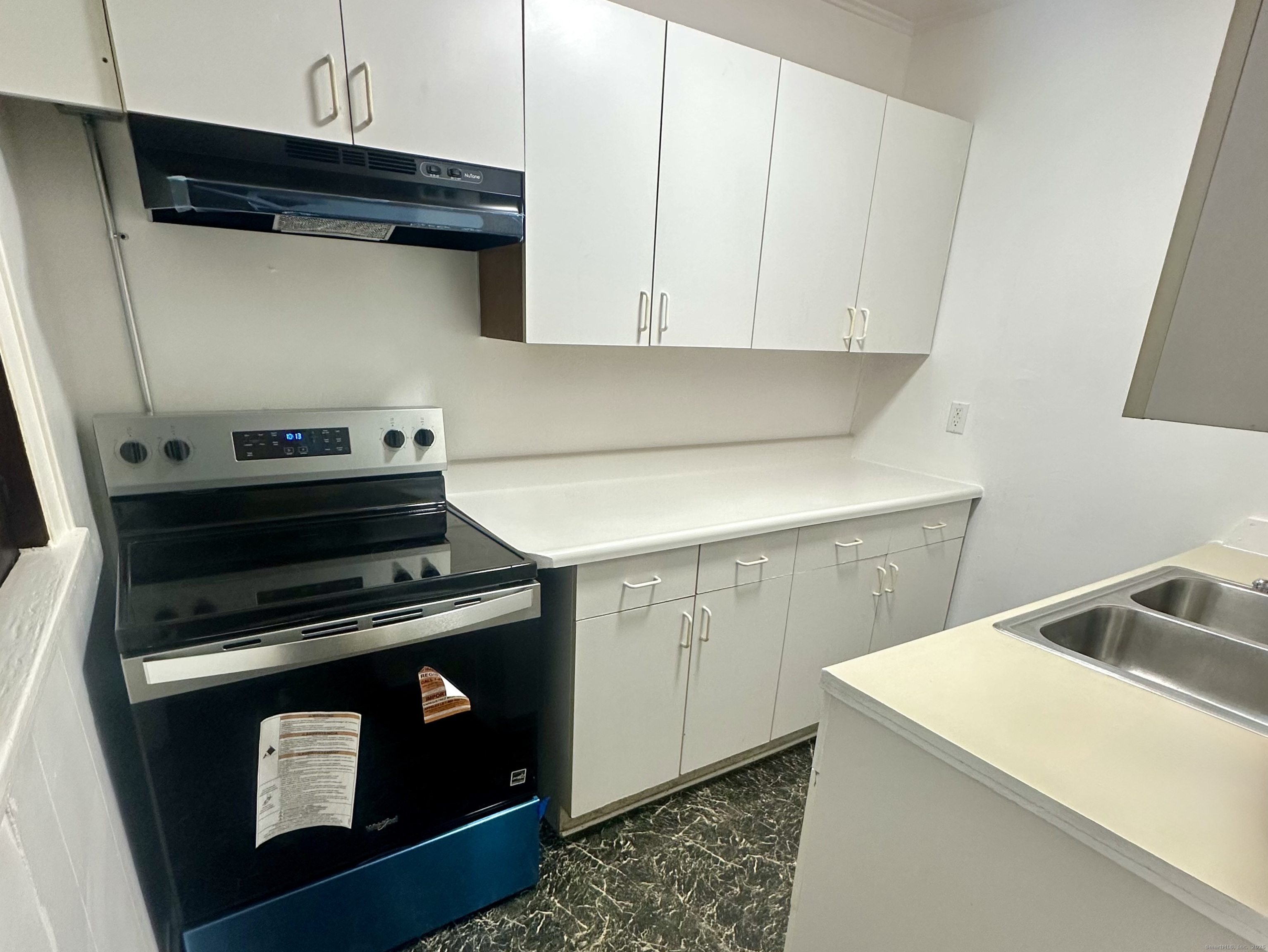 375 North Elm Street 2