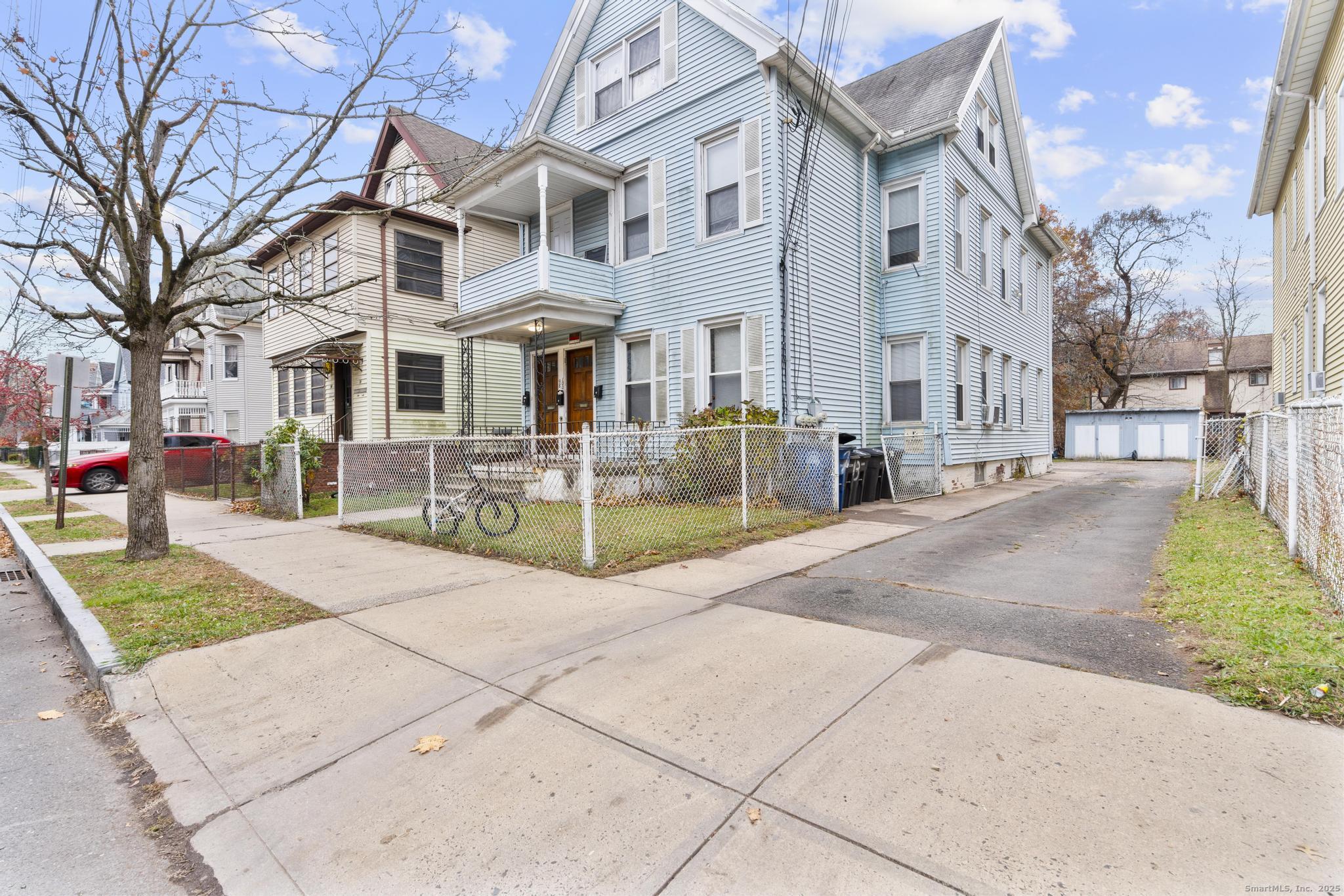 98 Thompson Street