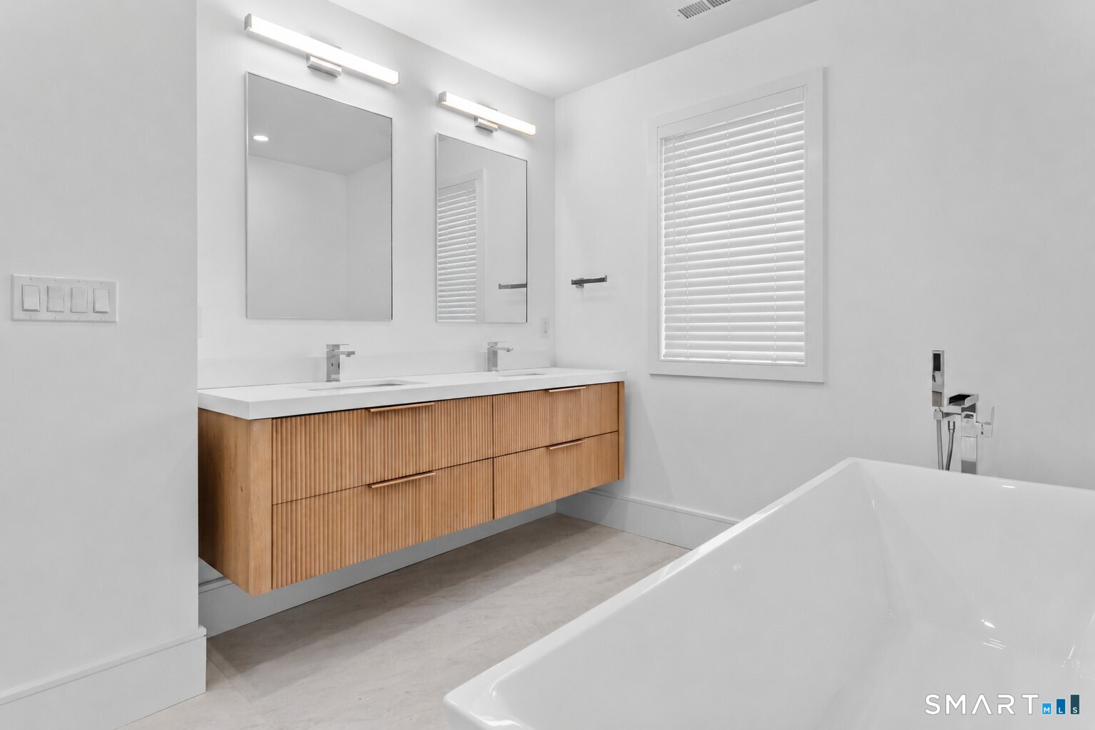 28 country Road Unit: 28 A