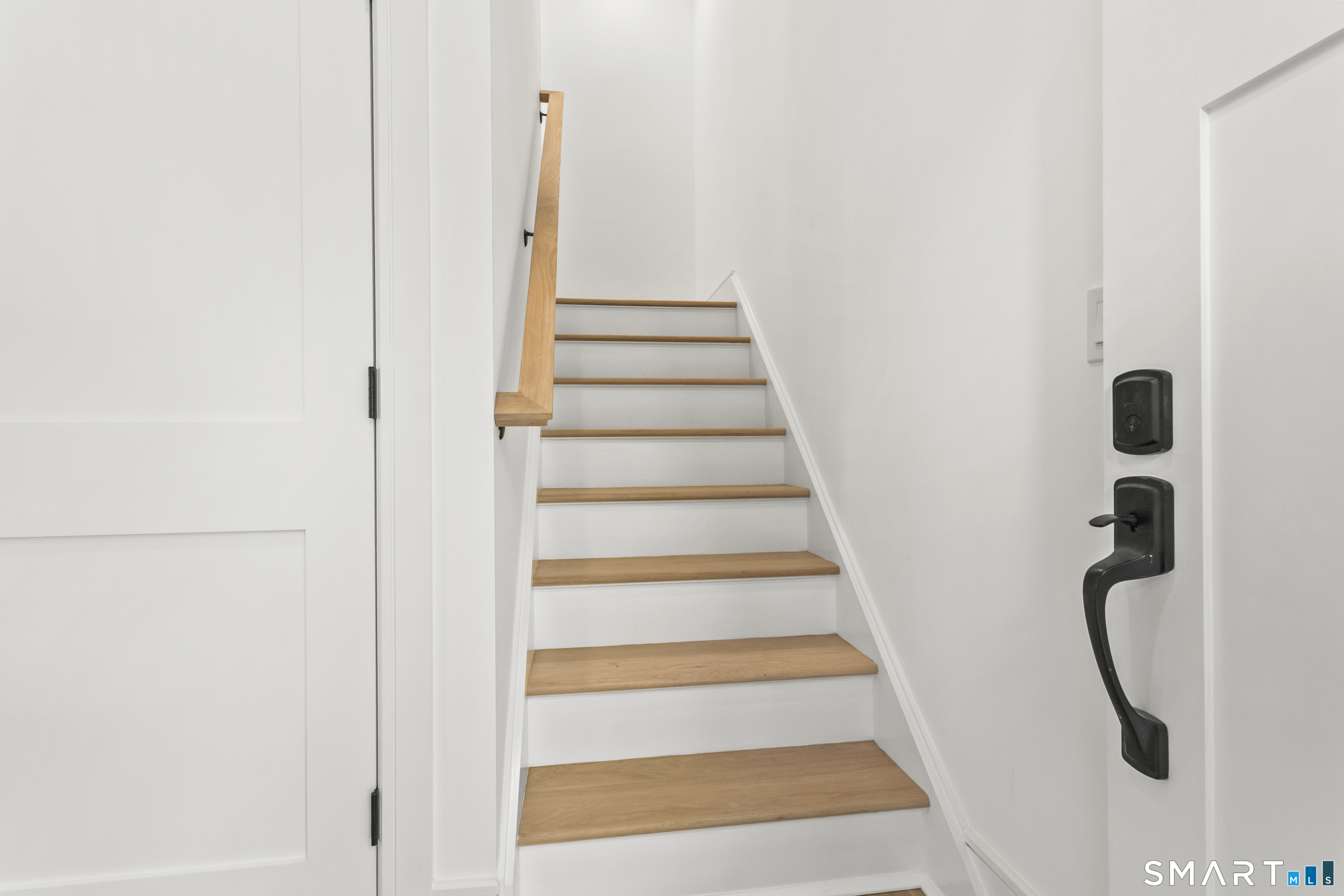 28 country Road Unit: 28 A