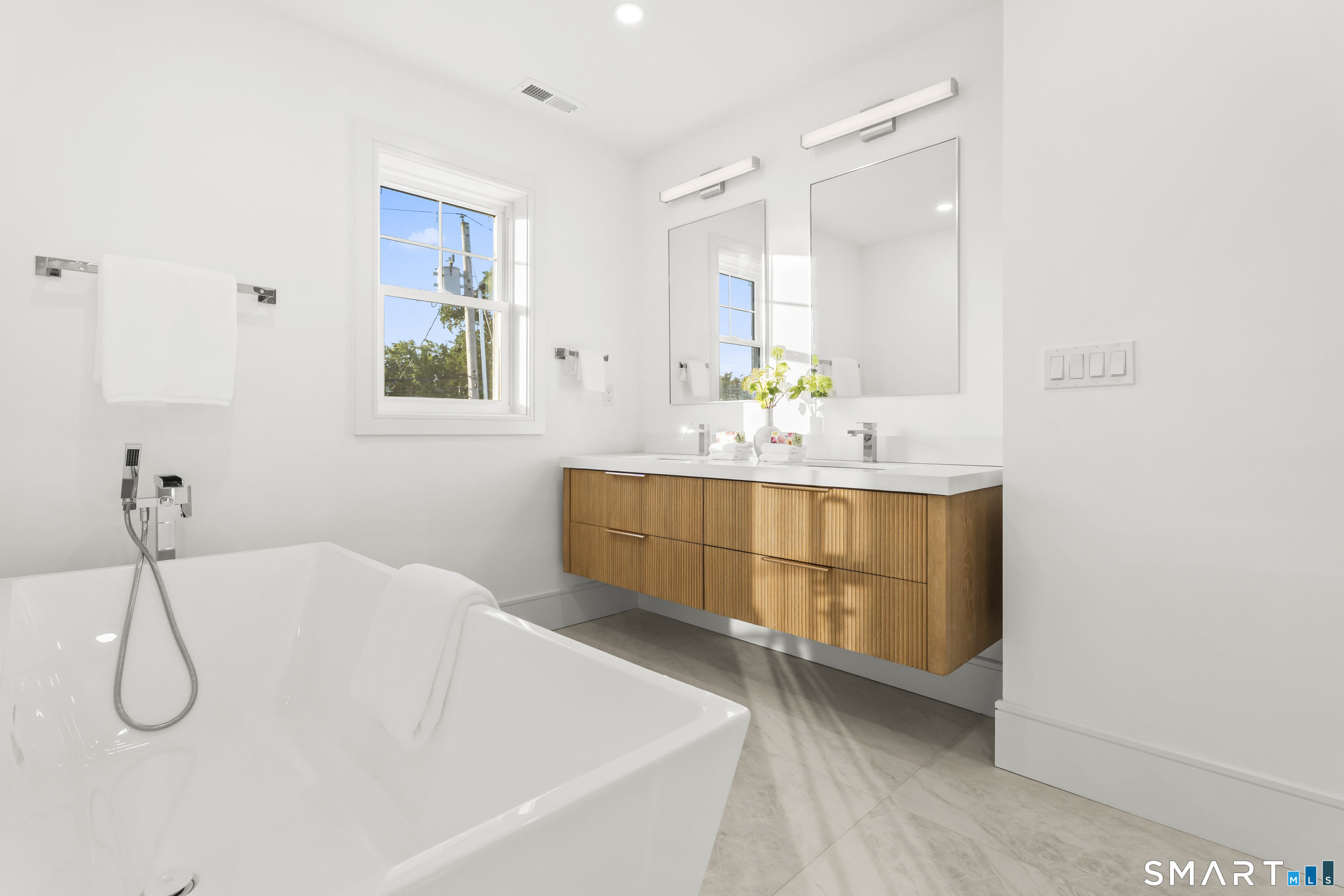 28 country Road Unit: 28 A