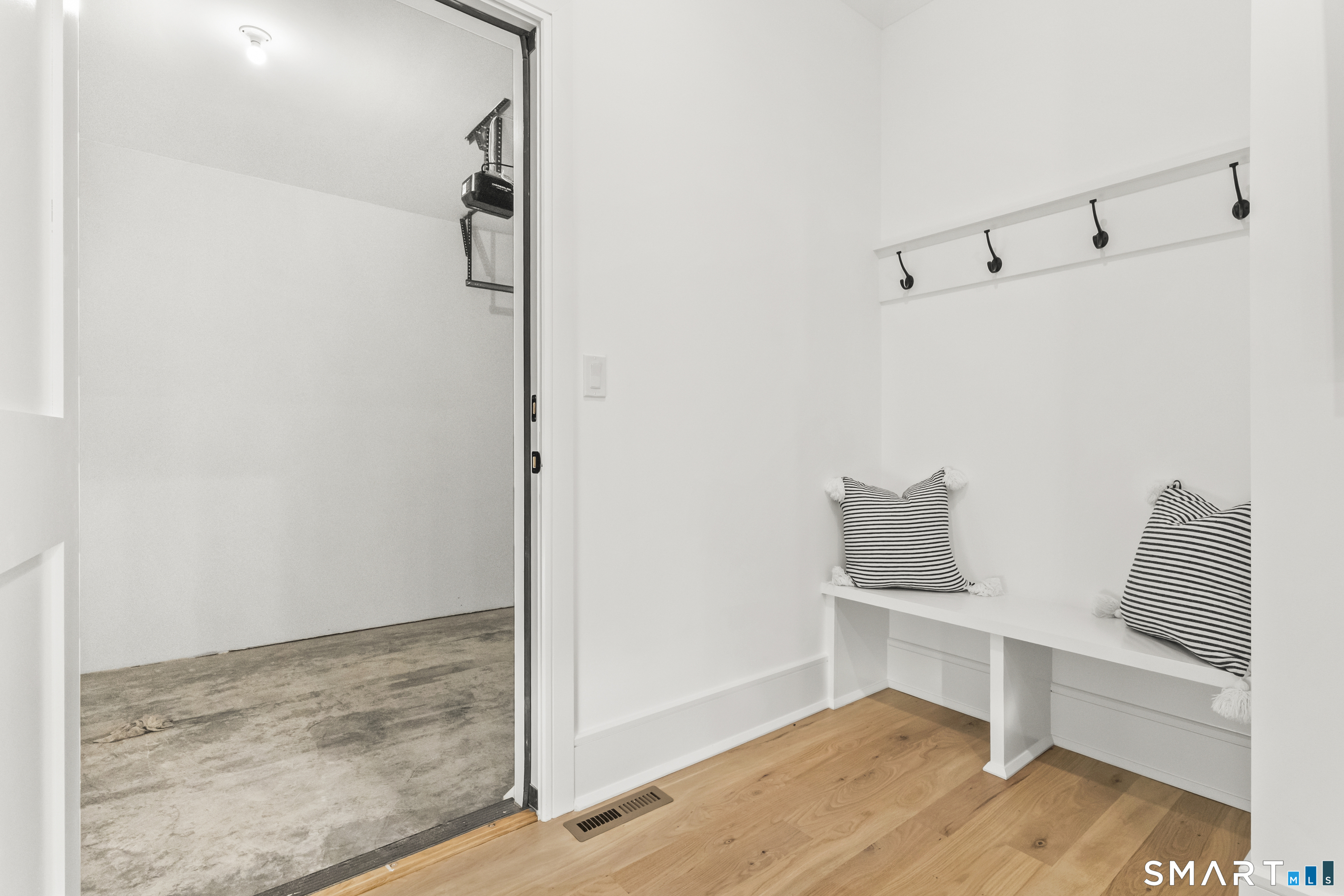 28 country Road Unit: 28 A