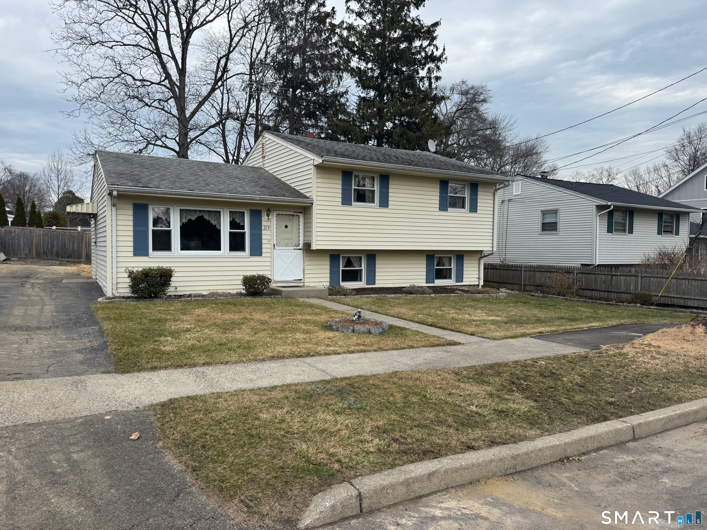 219 Oakwood Drive