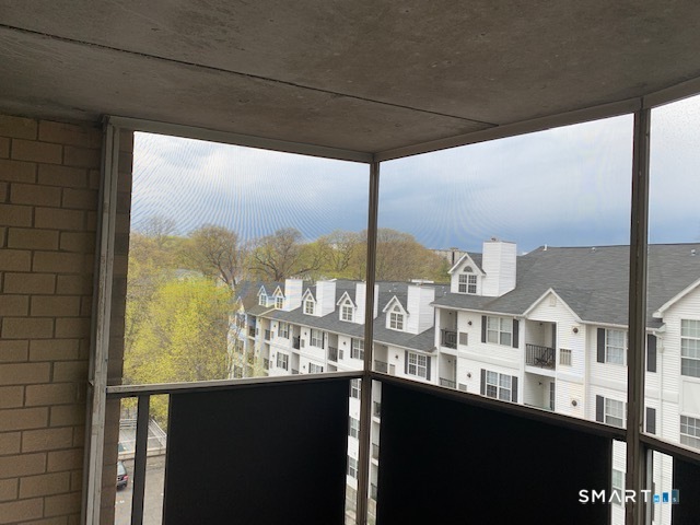 50 Glenbrook Road Unit: 5G