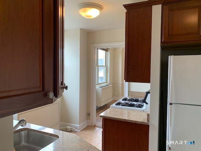 50 Glenbrook Road Unit: 5G