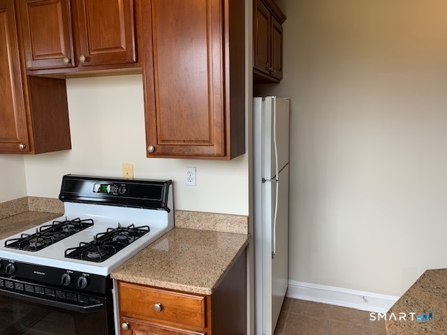 50 Glenbrook Road Unit: 5G