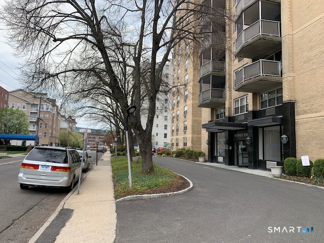 50 Glenbrook Road Unit: 5G
