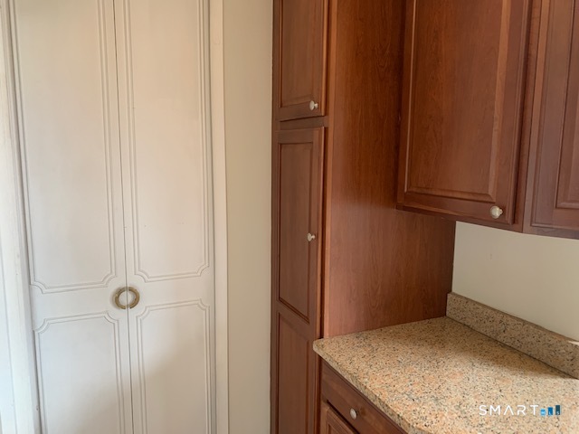 50 Glenbrook Road Unit: 5G