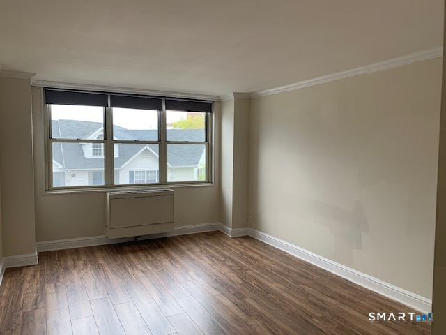 50 Glenbrook Road Unit: 5G
