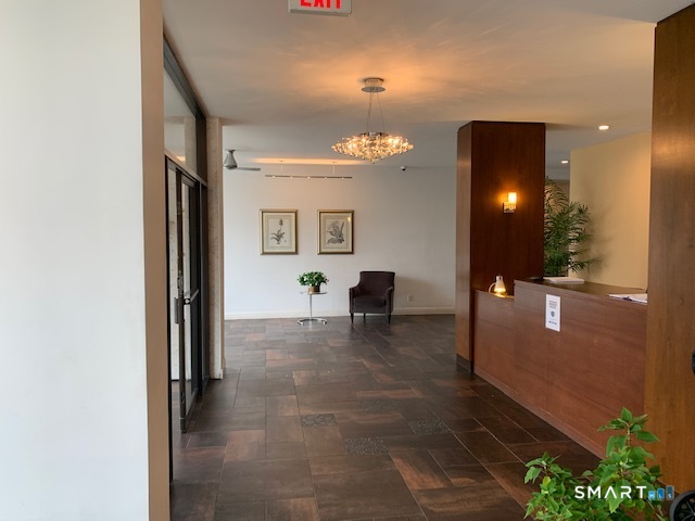 50 Glenbrook Road Unit: 5G