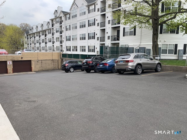 50 Glenbrook Road Unit: 5G