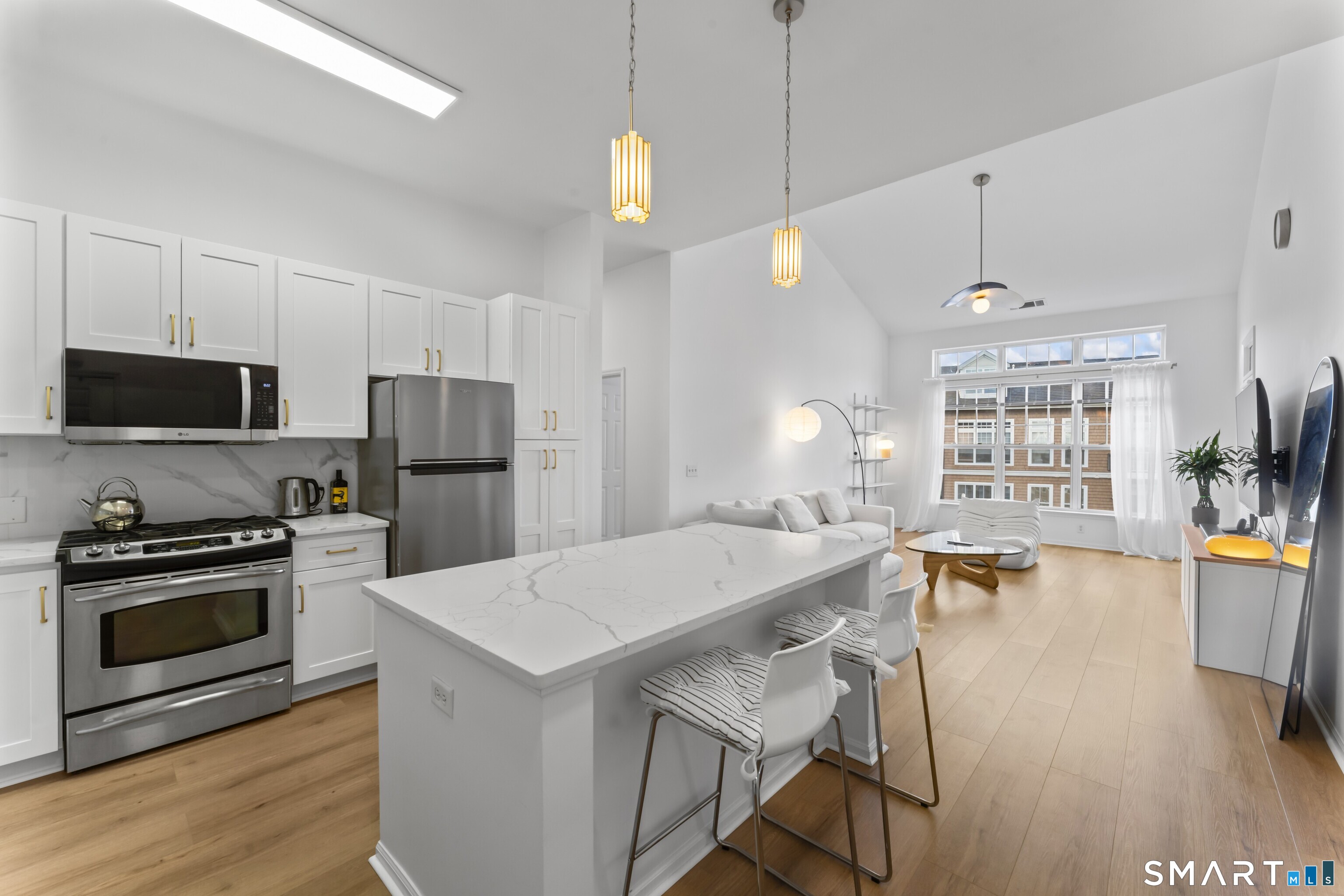 850 East Main Street Unit: 524