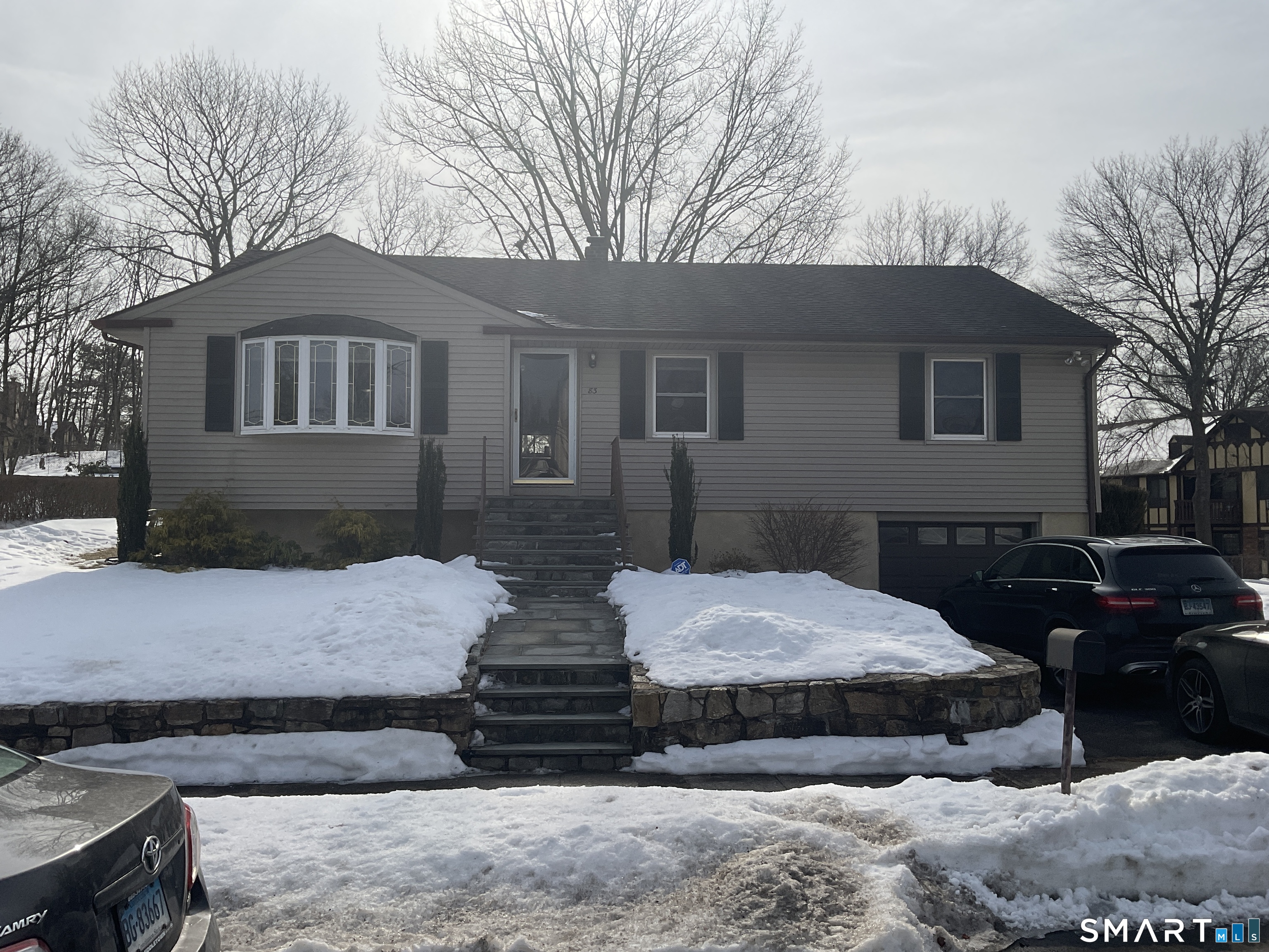 83 Deramo Place
