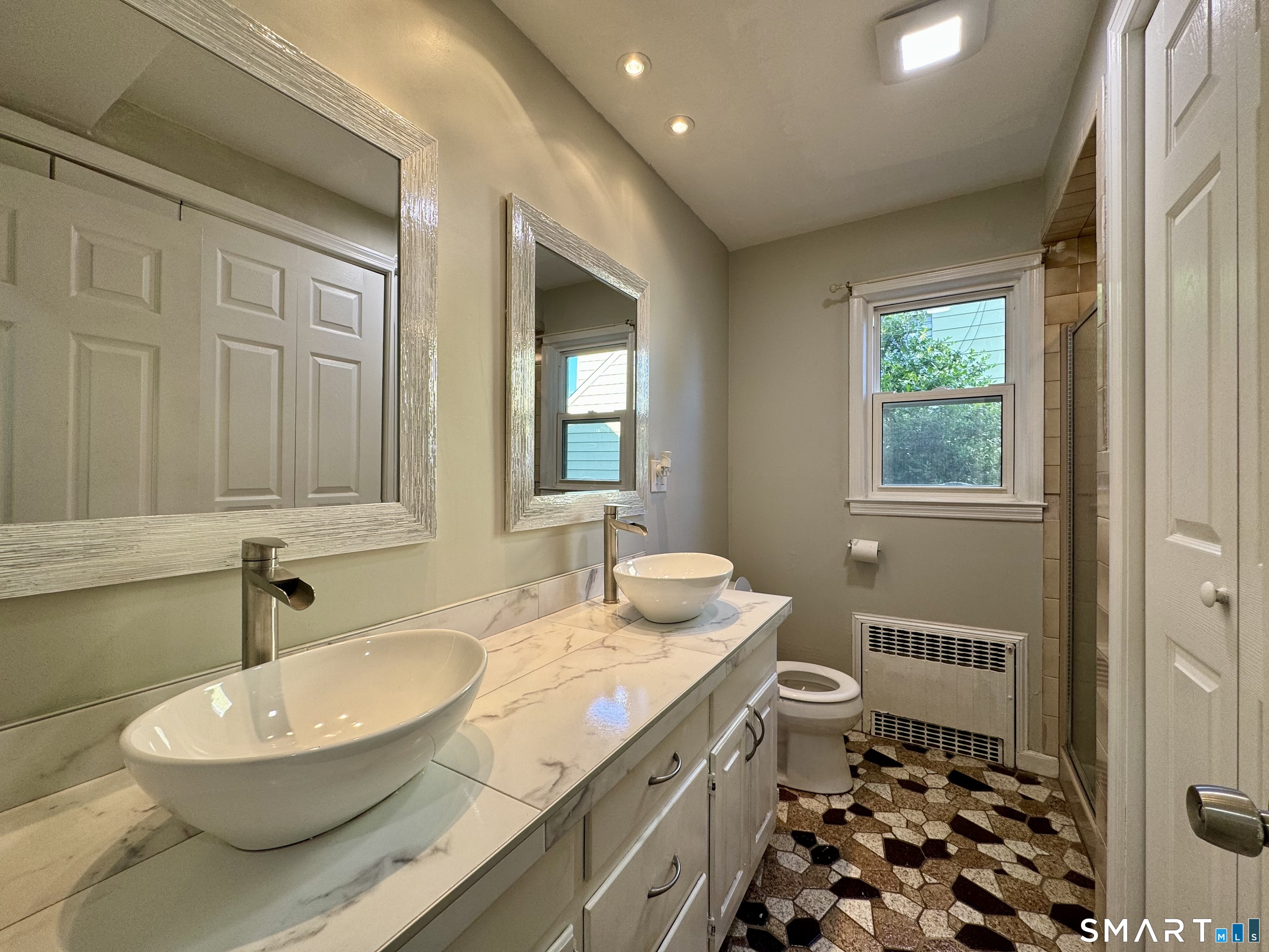 415 Savoy Street